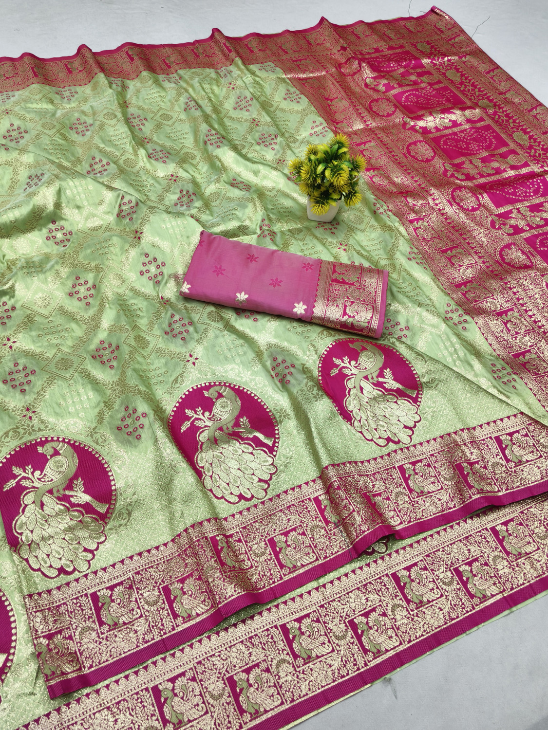 Image of Vomira Woven Banarasi Silk Blend, Art Silk Saree