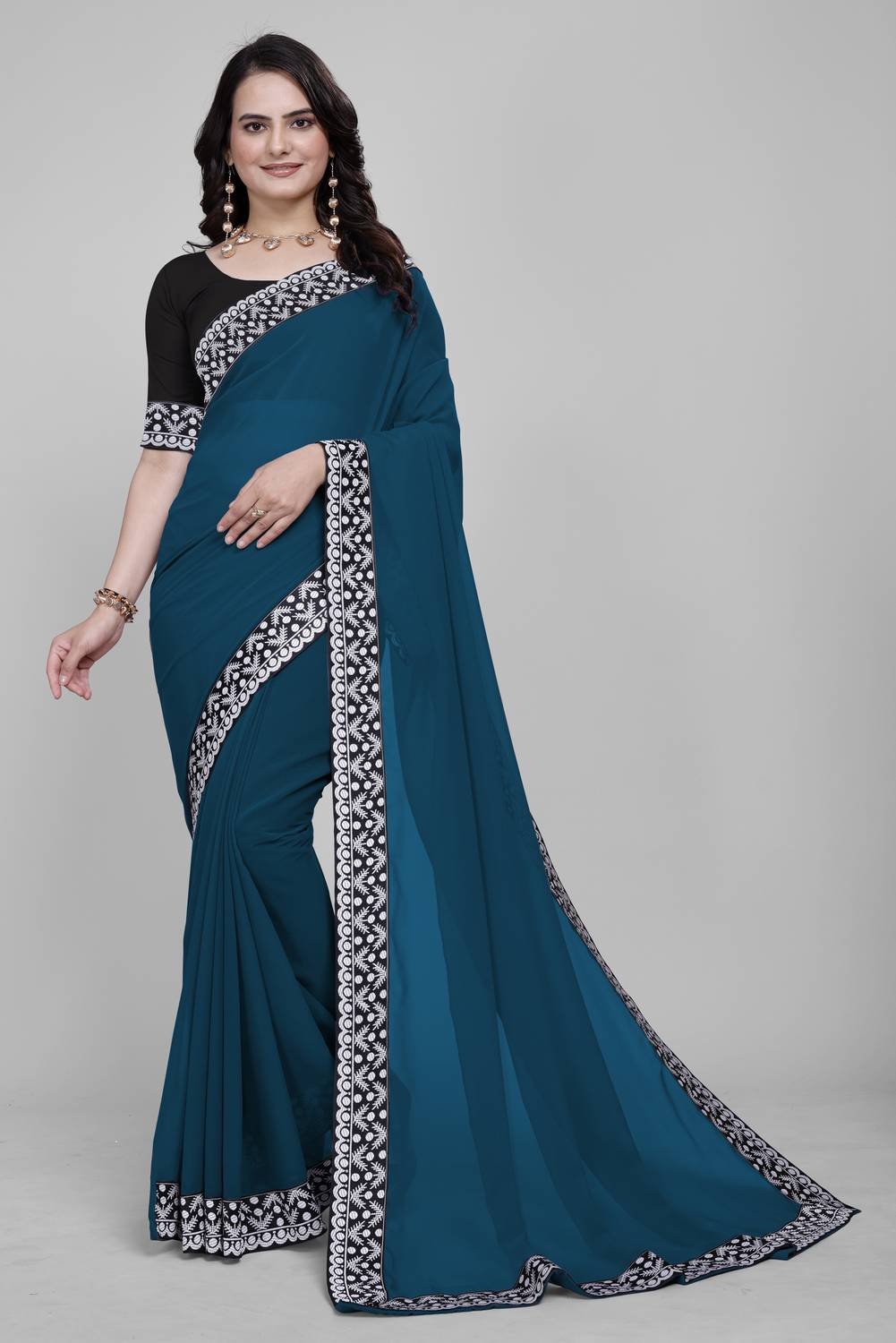 Sangath Self Design Daily Wear Georgette Saree