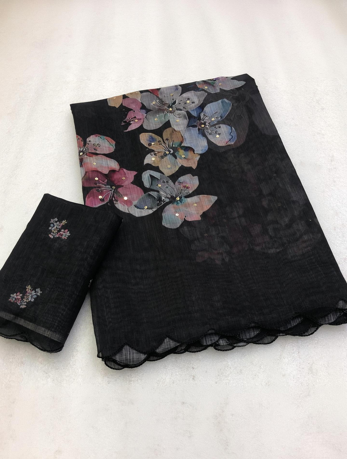 Image of SILKORA Floral Print, Printed, Embellished Bollywood Linen Saree