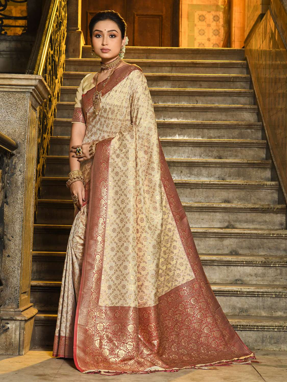 Image of Sutriti Floral Print, Woven, Self Design Banarasi Silk Blend Saree