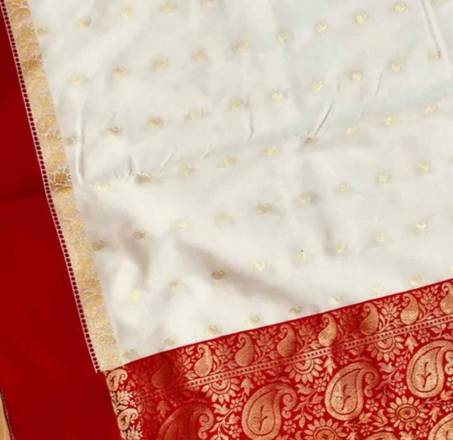 Gangasaares Temple Border Banarasi Silk Saree, White - Image 2
