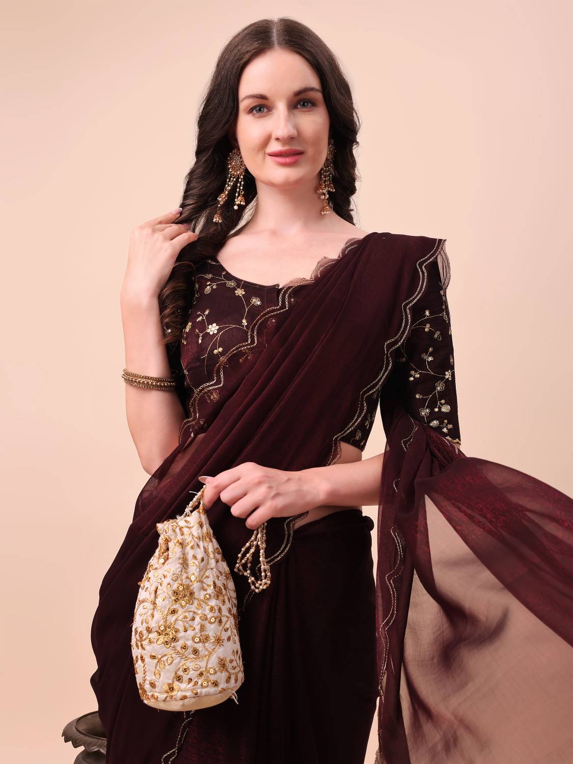 AMIYASILKMILLS Embroidered, Self Design Bollywood Crepe Saree