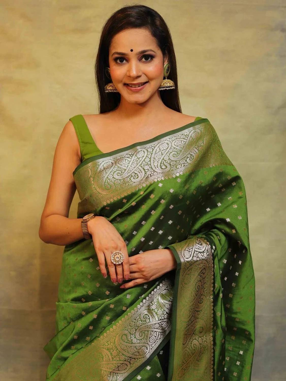 AVANTIKA FASHION Woven Kanjivaram Pure Silk, Art Silk Saree (Ligh