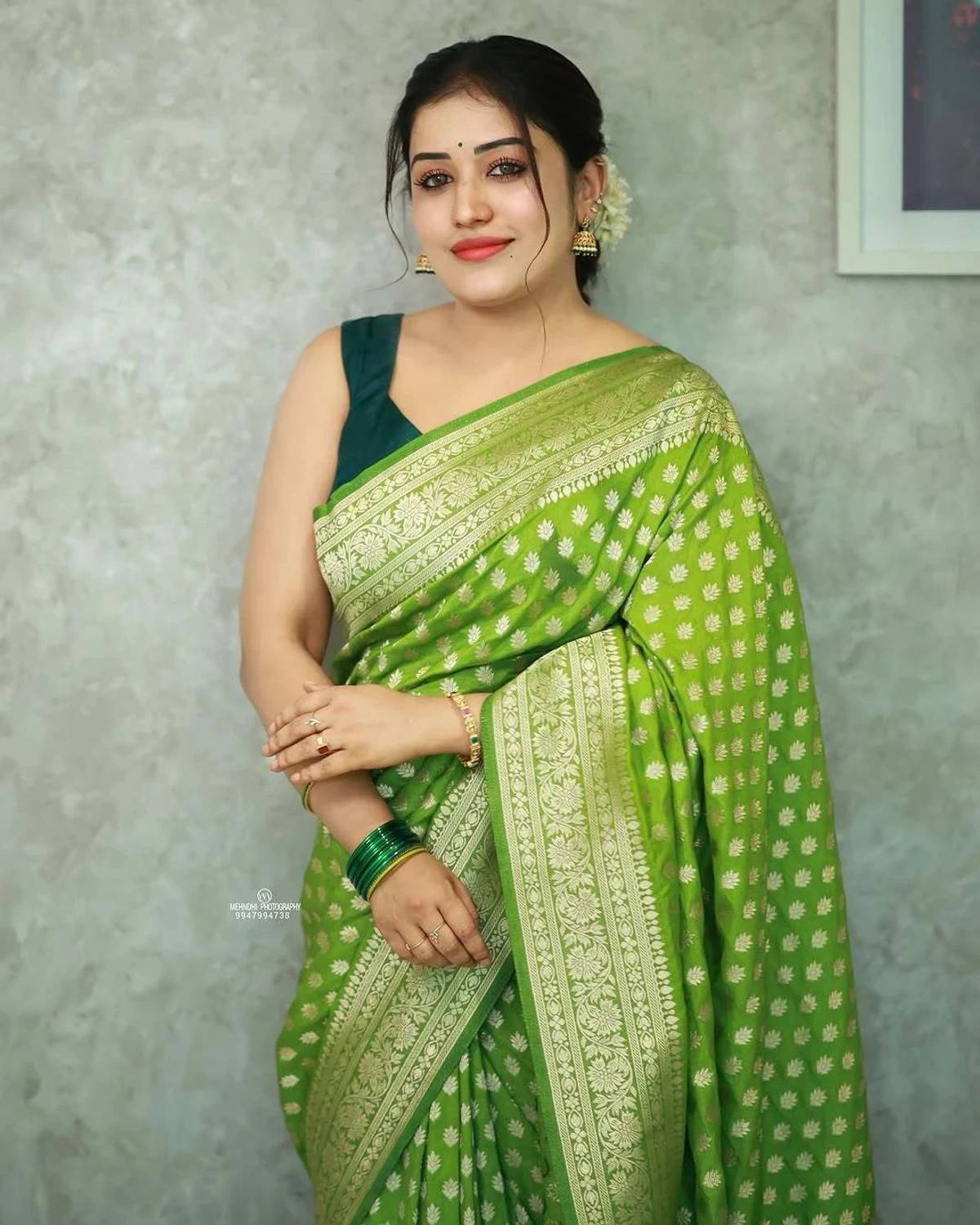 AVANTIKA FASHION Woven Kanjivaram Pure Silk, Art Silk Saree (Ligh