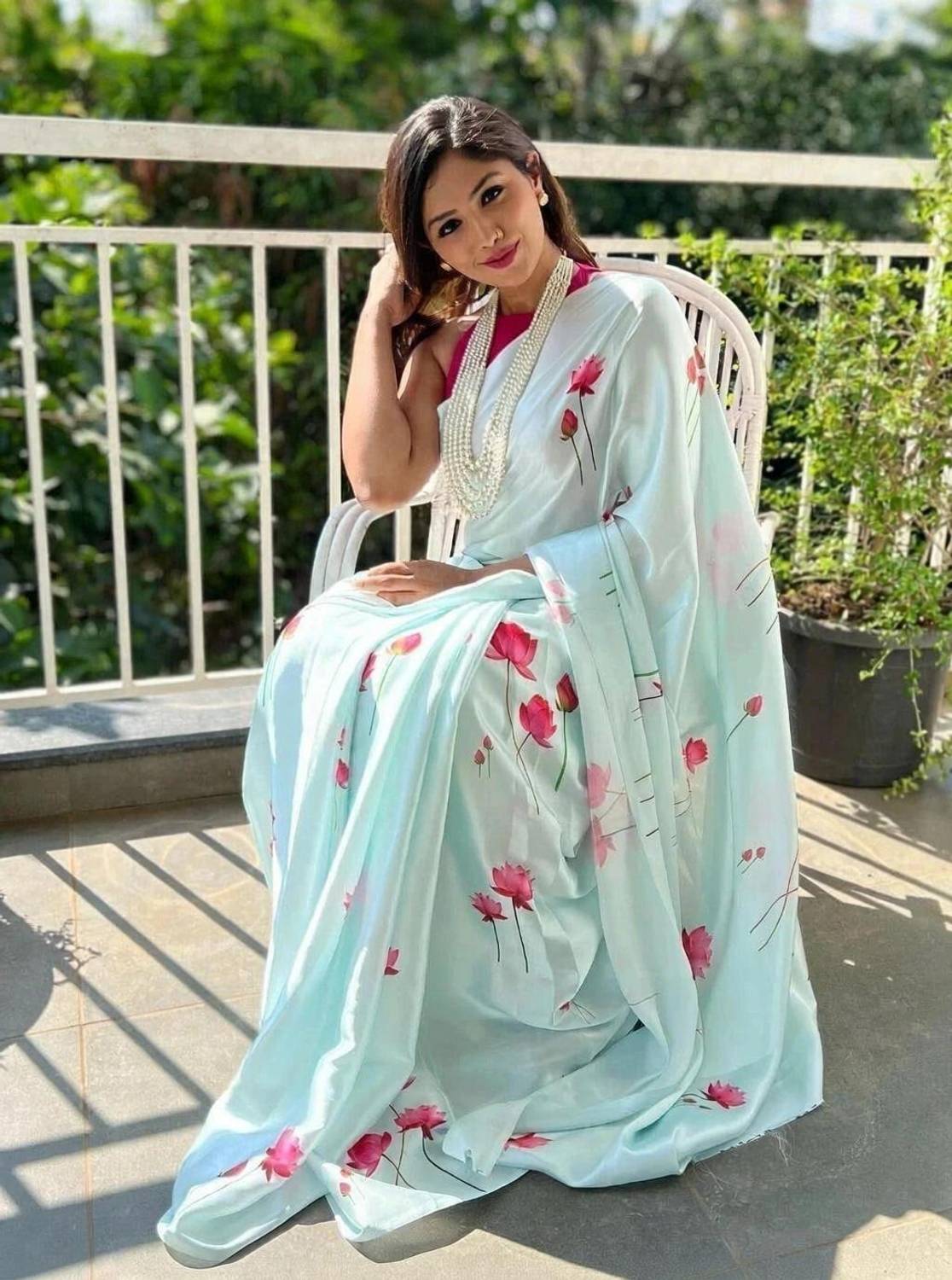 AVANSHEE Floral Print Bollywood Satin Saree