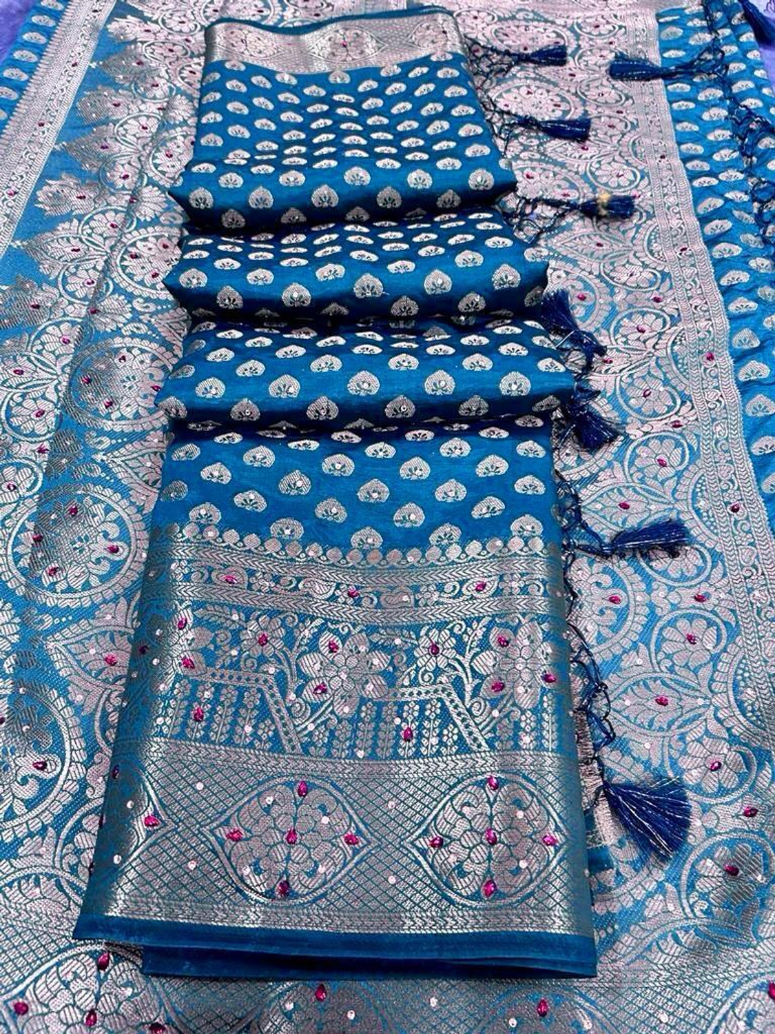 Image of Divastri Woven Banarasi Silk Blend Saree