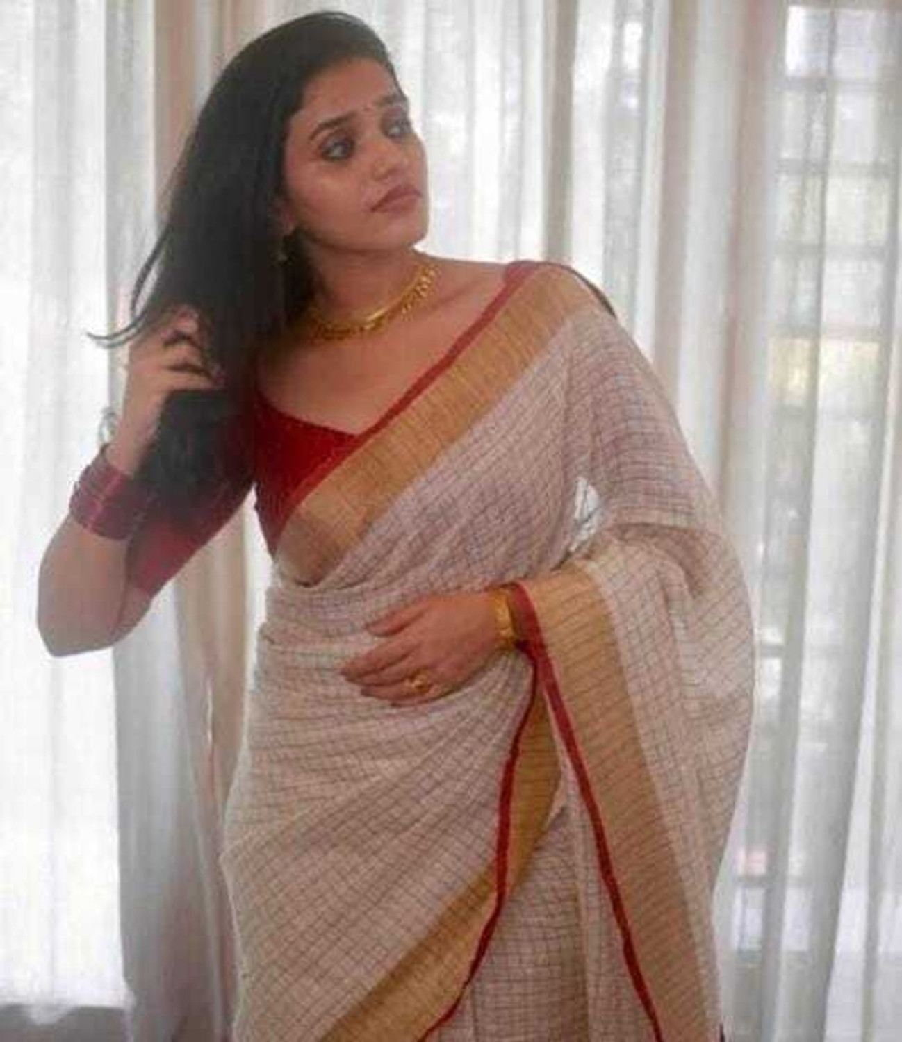 Image of TipuHANDLOOMS Checkered, Woven Daily Wear Cotton Linen Saree