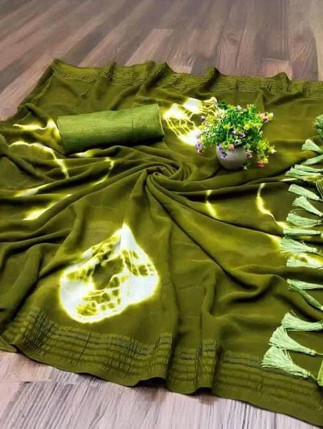 BHIKS RR Printed Bandhani Cotton Blend Saree