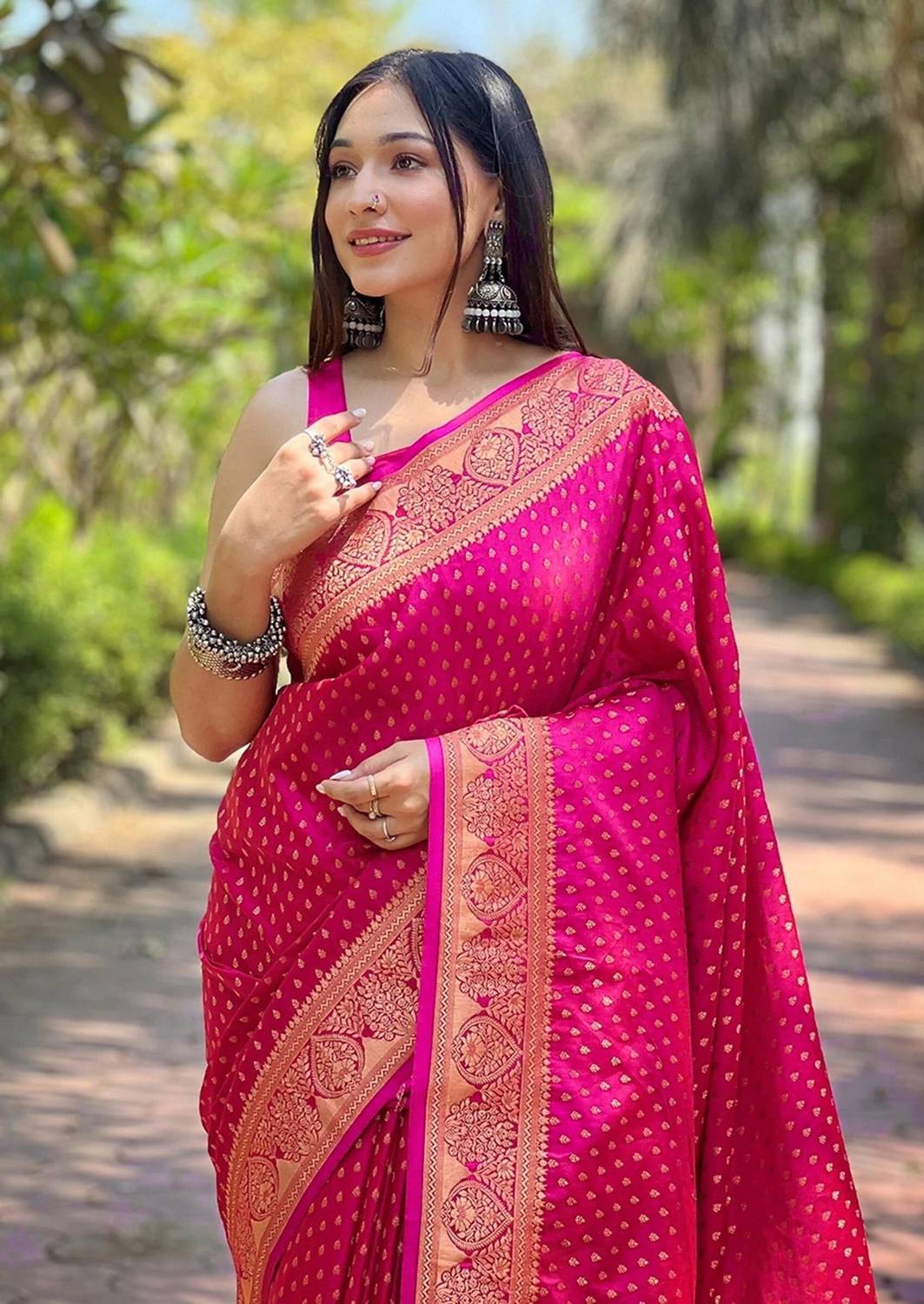 AVANTIKA FASHION Woven Kanjivaram Pure Silk, Art Silk Saree (Pink