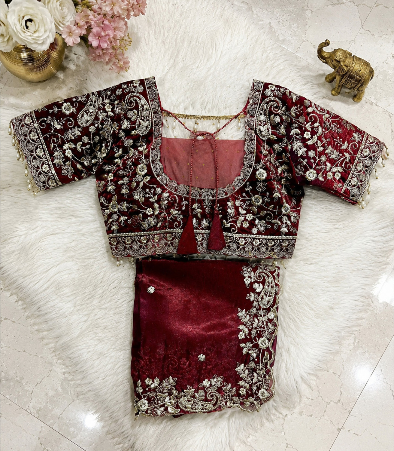 Image of VIVAI CREATION Embroidered Berhampuri Silk Blend Saree