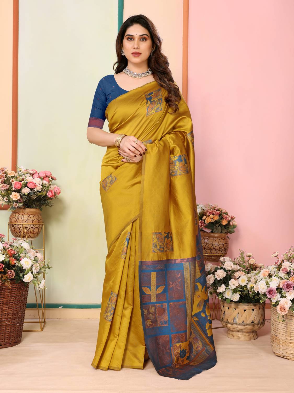 Sidhidata Woven Kanjivaram Silk Blend Saree (Multicolor)
