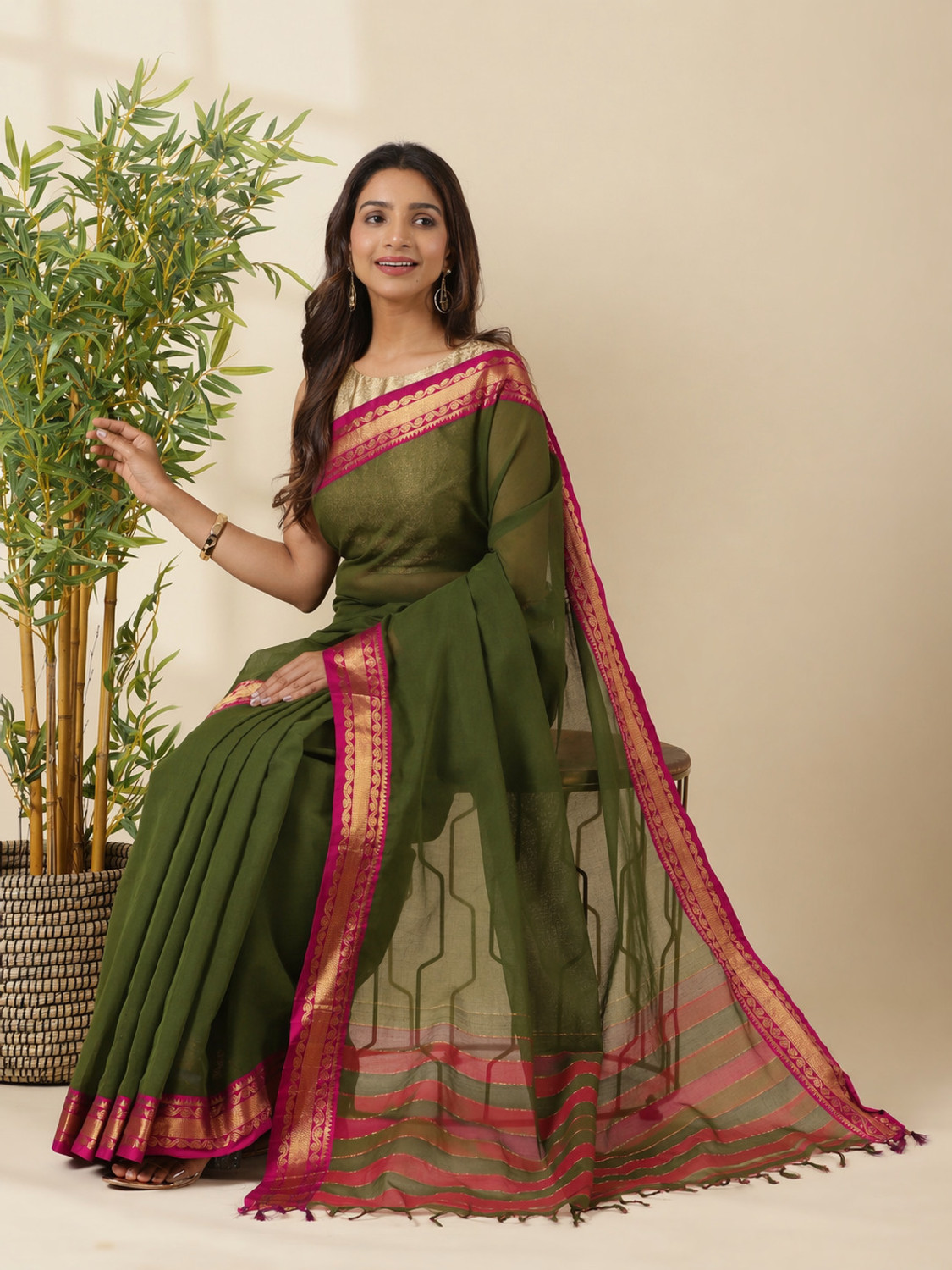Image of Smanali Woven, Solid /Plain Handloom Pure Cotton Saree