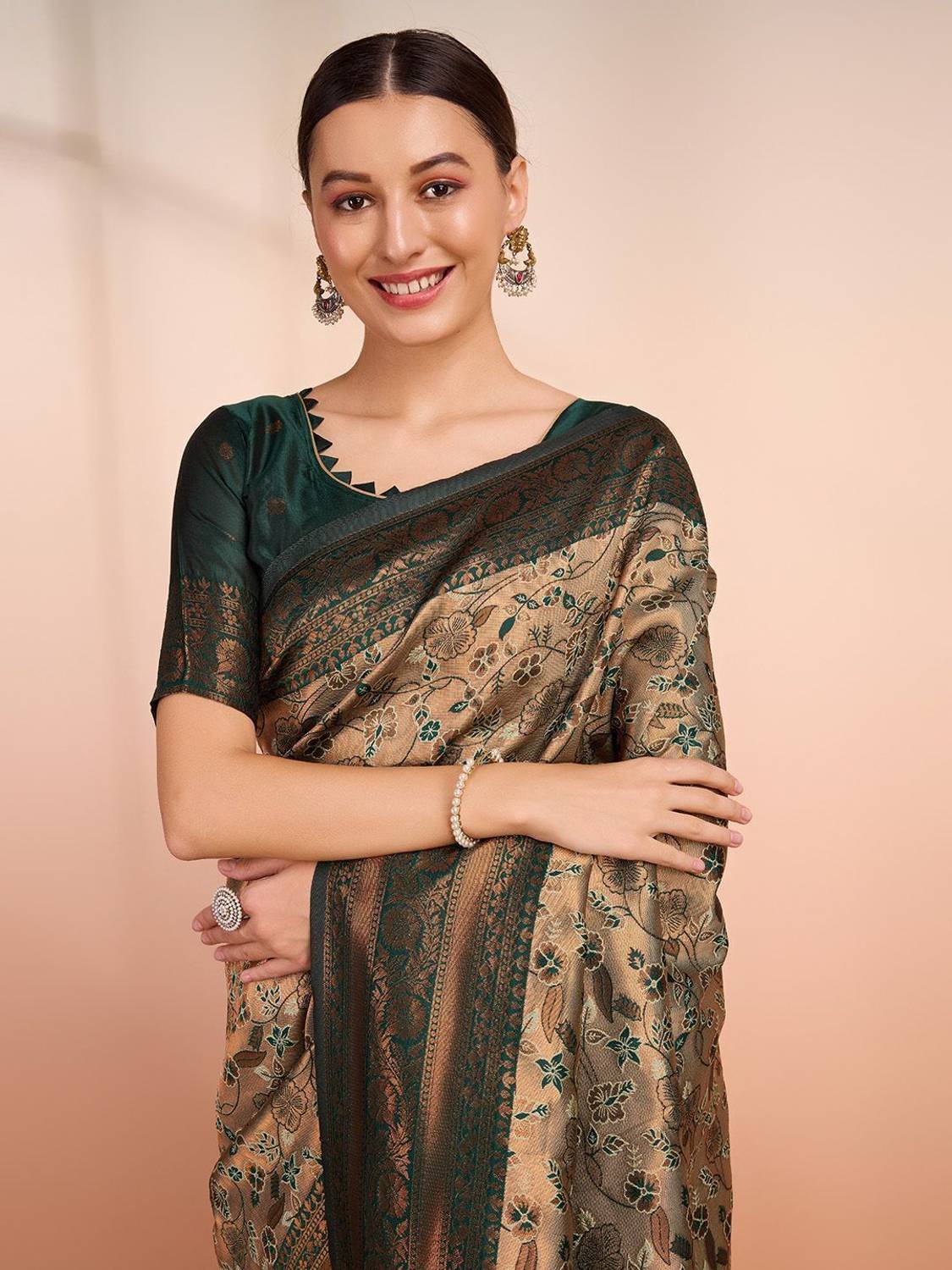 Shreyansh Creations Woven Banarasi Pure Silk Saree (Black)