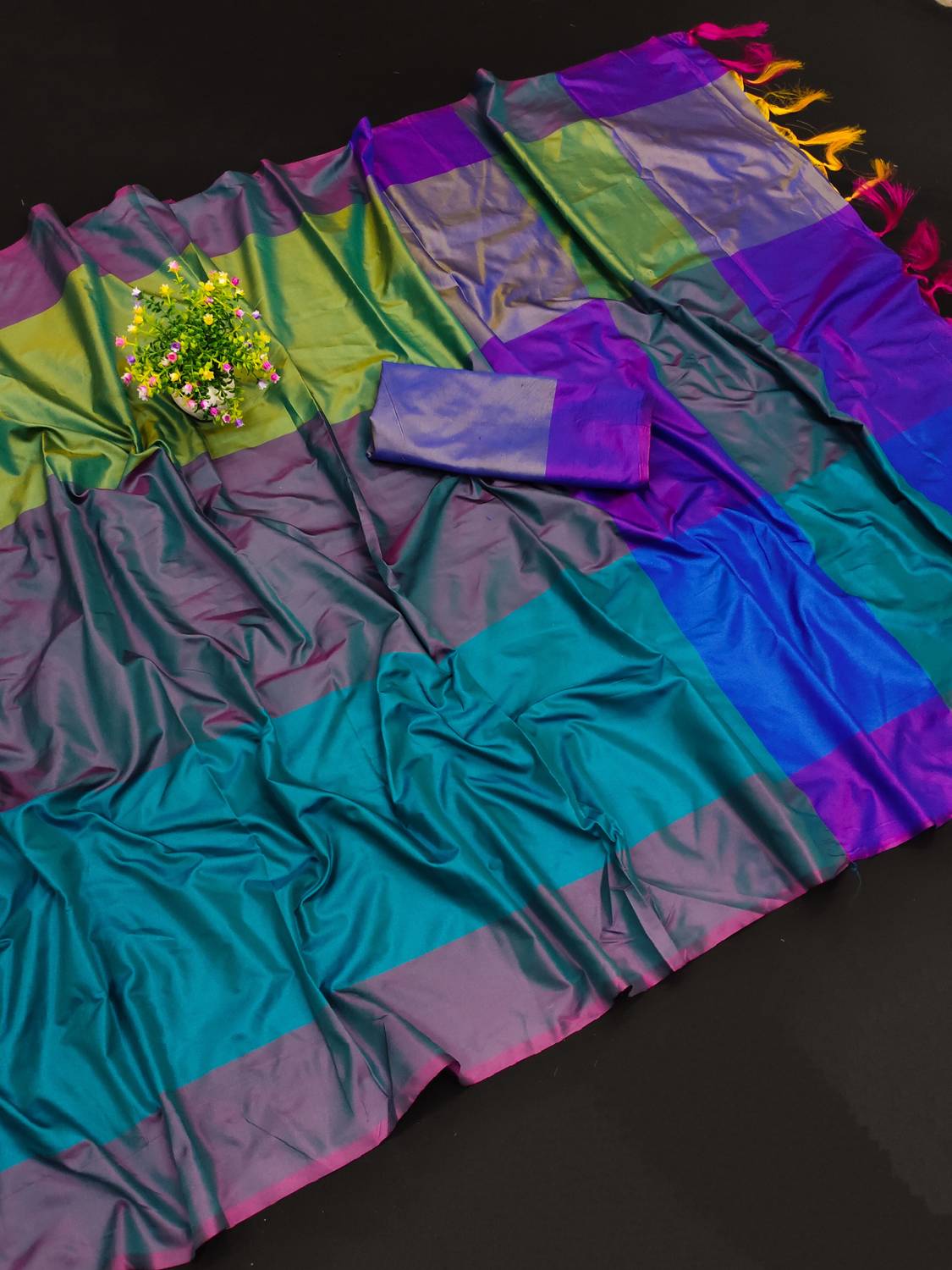 Magneitta Woven Daily Wear Cotton Silk Saree (Purple)