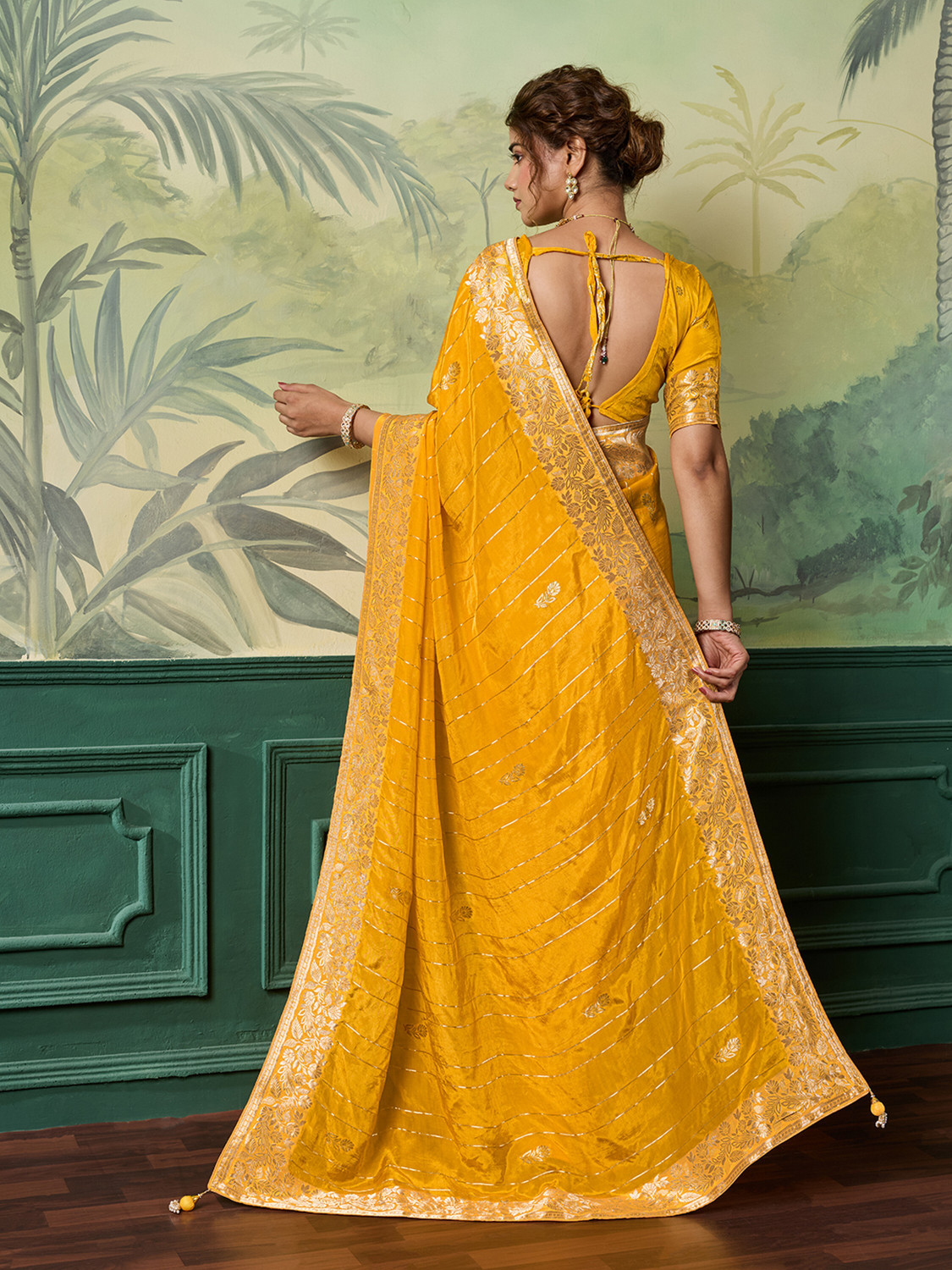 Image of SOHINI NX Embellished Bollywood Crepe Saree