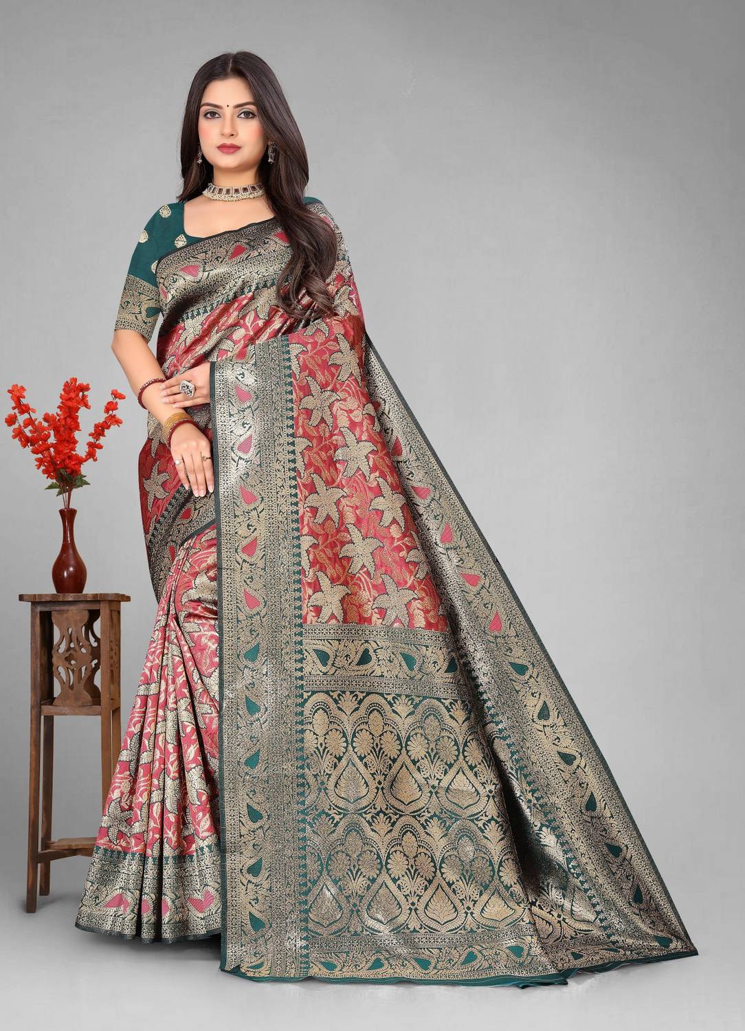 agb tex Embroidered, Woven Bollywood Jacquard Saree
