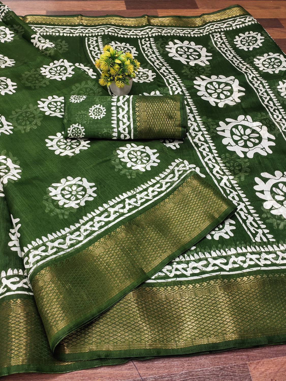 Bandhanivilla Printed Bollywood Cotton Blend Saree