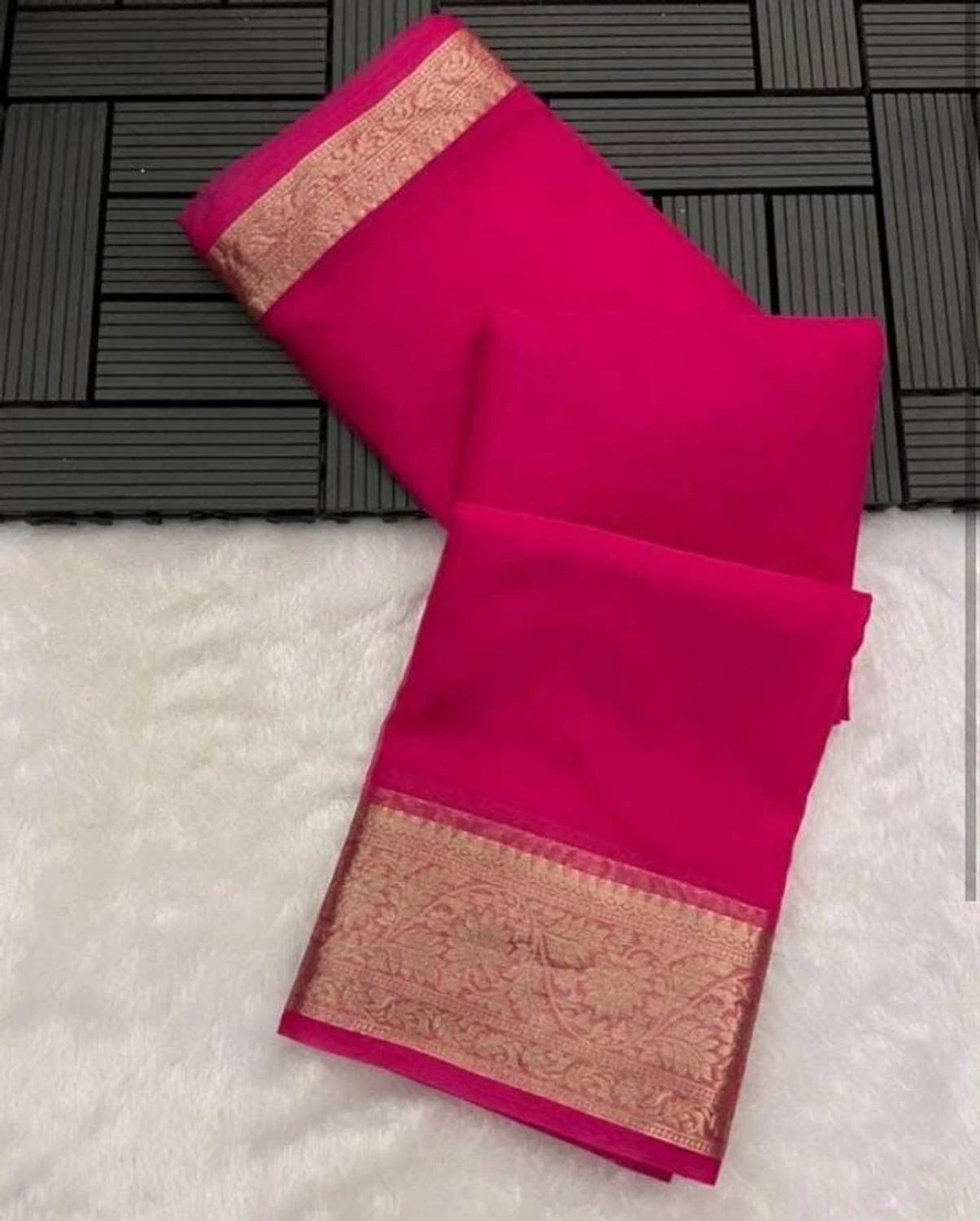 KALKEE Self Design Daily Wear Organza Saree (Pink, Gold)