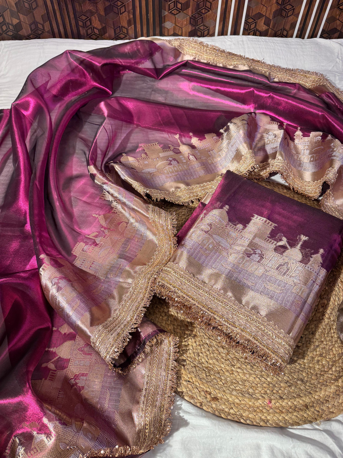 Image of Banaras silk palace Woven Banarasi Tissue Saree
