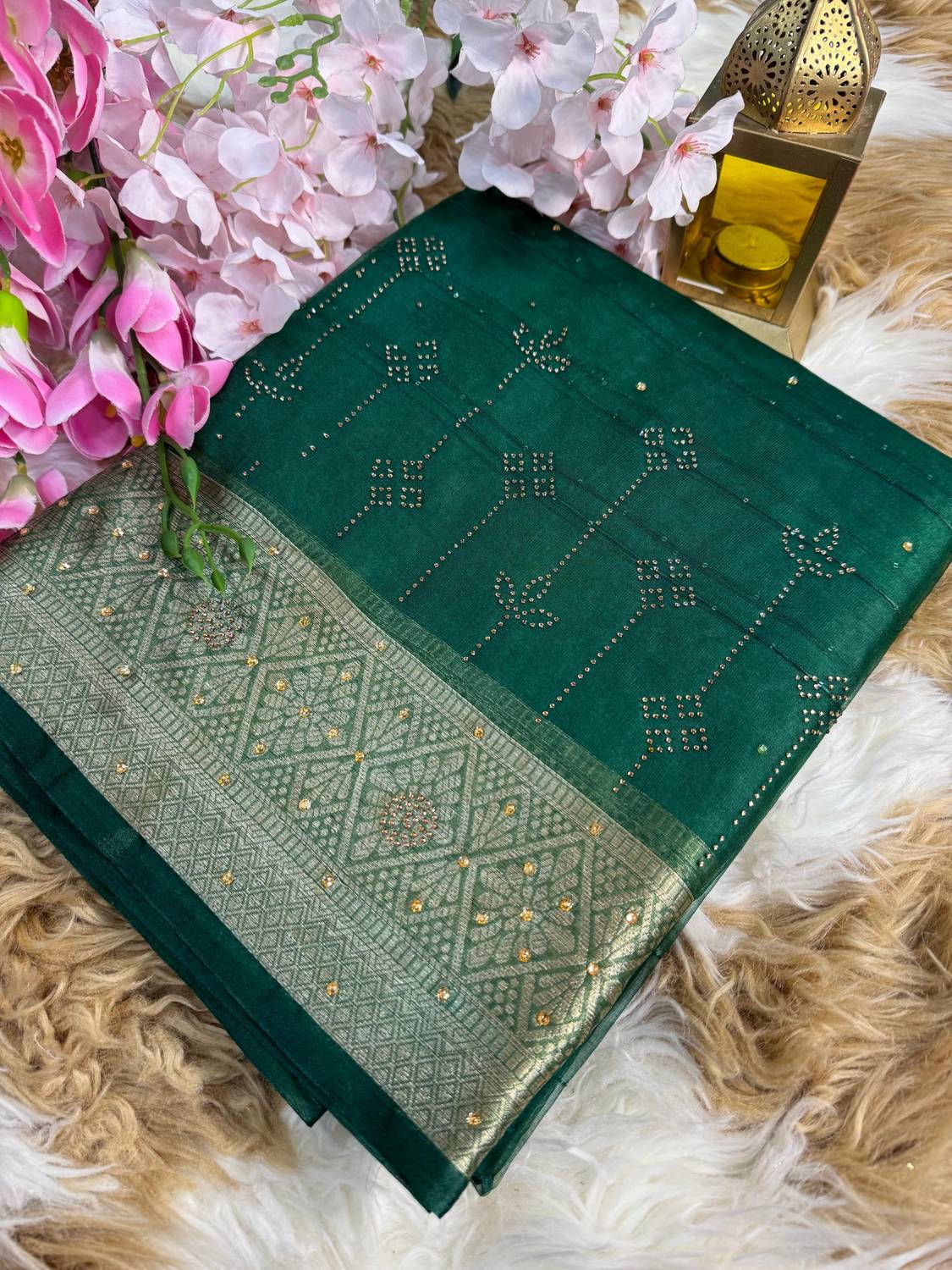 Banaras silk palace Dyed, Embellished Banarasi Organza Saree (Dar