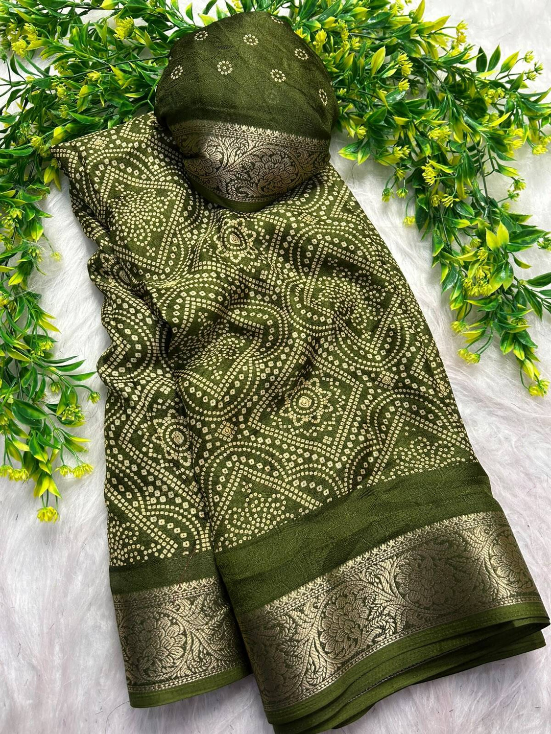 Image of MANVIKA FASHION Printed Bandhani Art Silk Saree