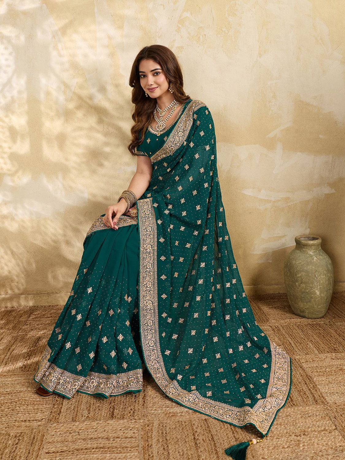 Image of VIBHAGYAA Embroidered, Embellished Bollywood Chiffon Saree (Green)