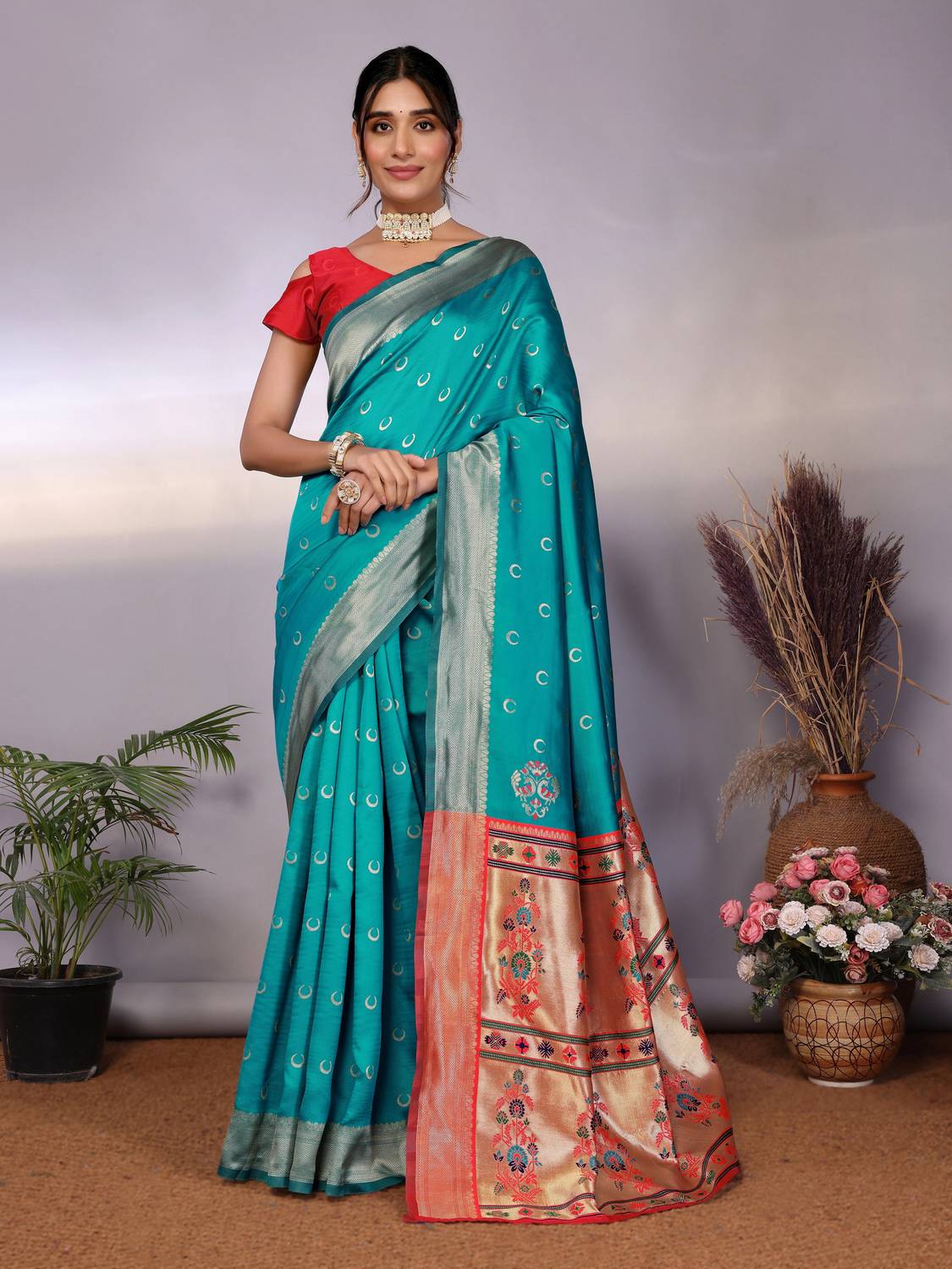 AVANTIKA FASHION Woven Kanjivaram Pure Silk, Art Silk Saree (Ligh
