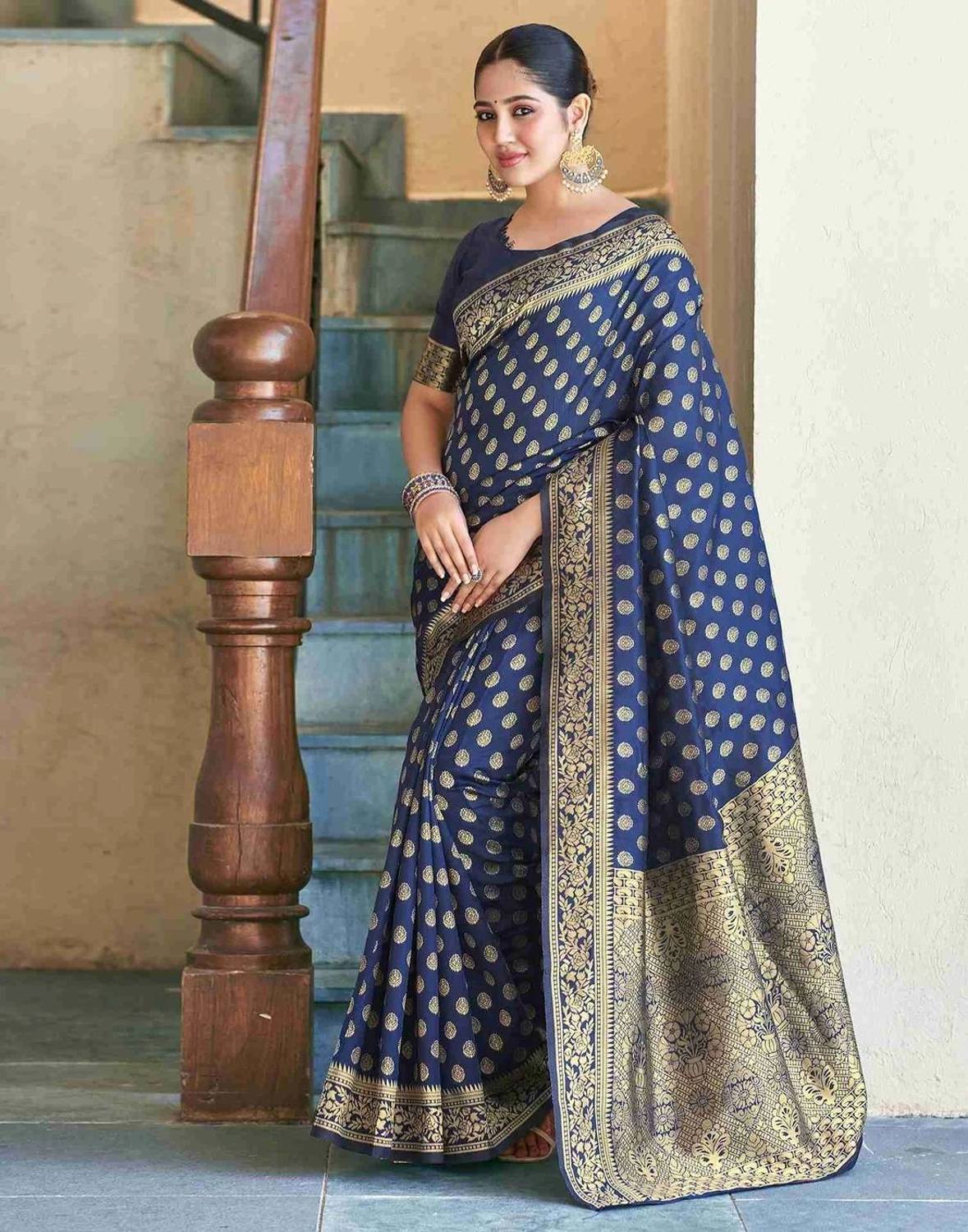 TIGERSNAKE Woven Kasavu Silk Blend Saree (Dark Blue)
