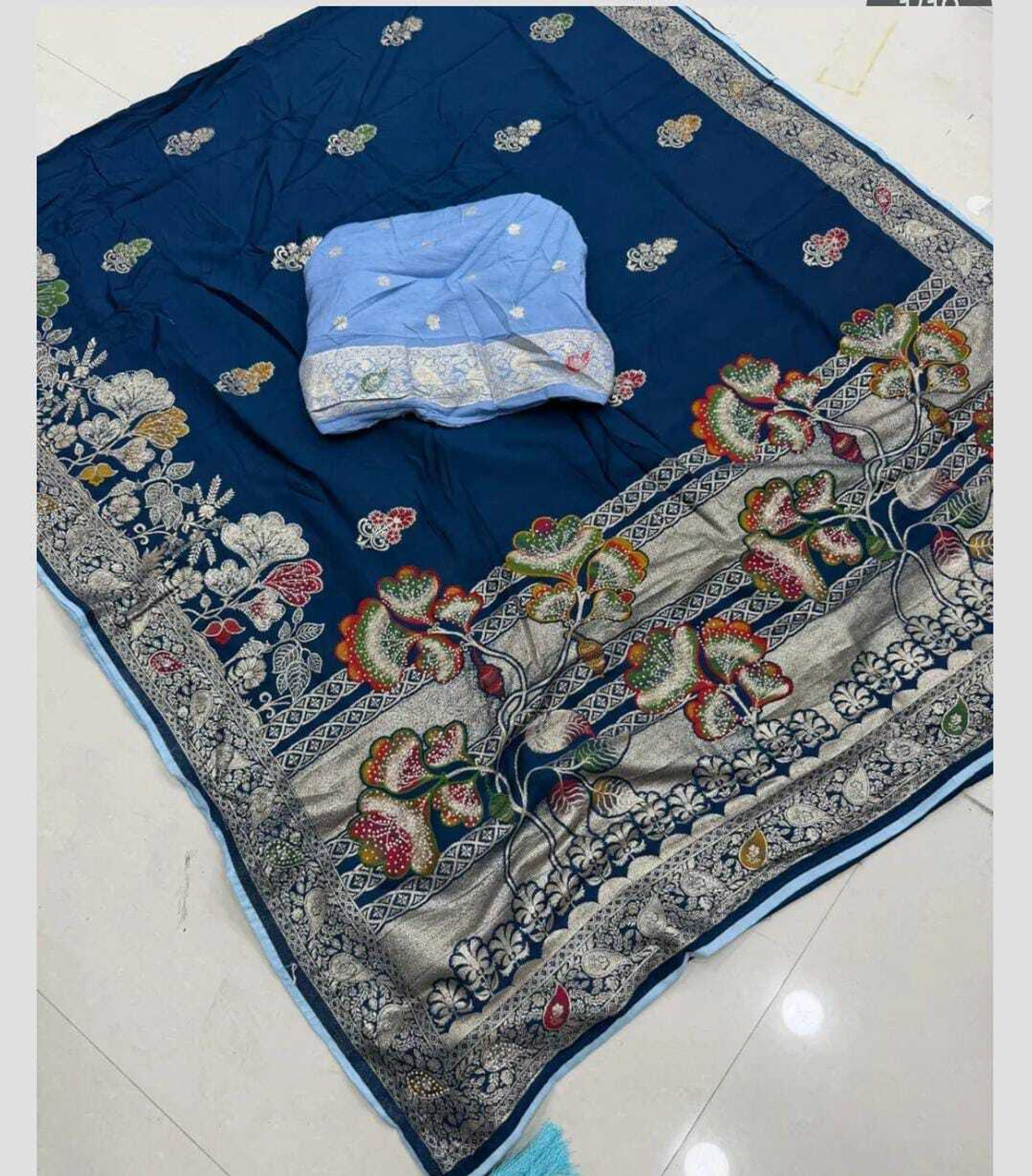 Image of Gajj Kesari World Woven Banarasi Pure Silk Saree (Multicolor)