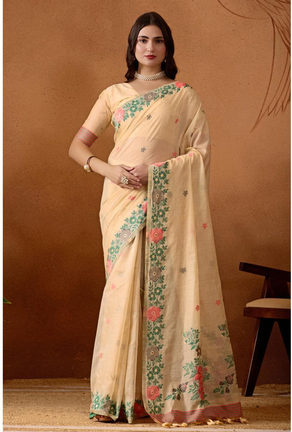 Image of Kathavastra Printed, Floral Print Chanderi Cotton Blend Saree (Cream)