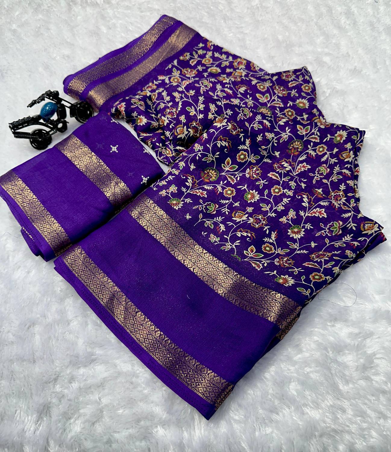vishwambhari enterprise Floral Print, Embellished Daily Wear Georgette Saree