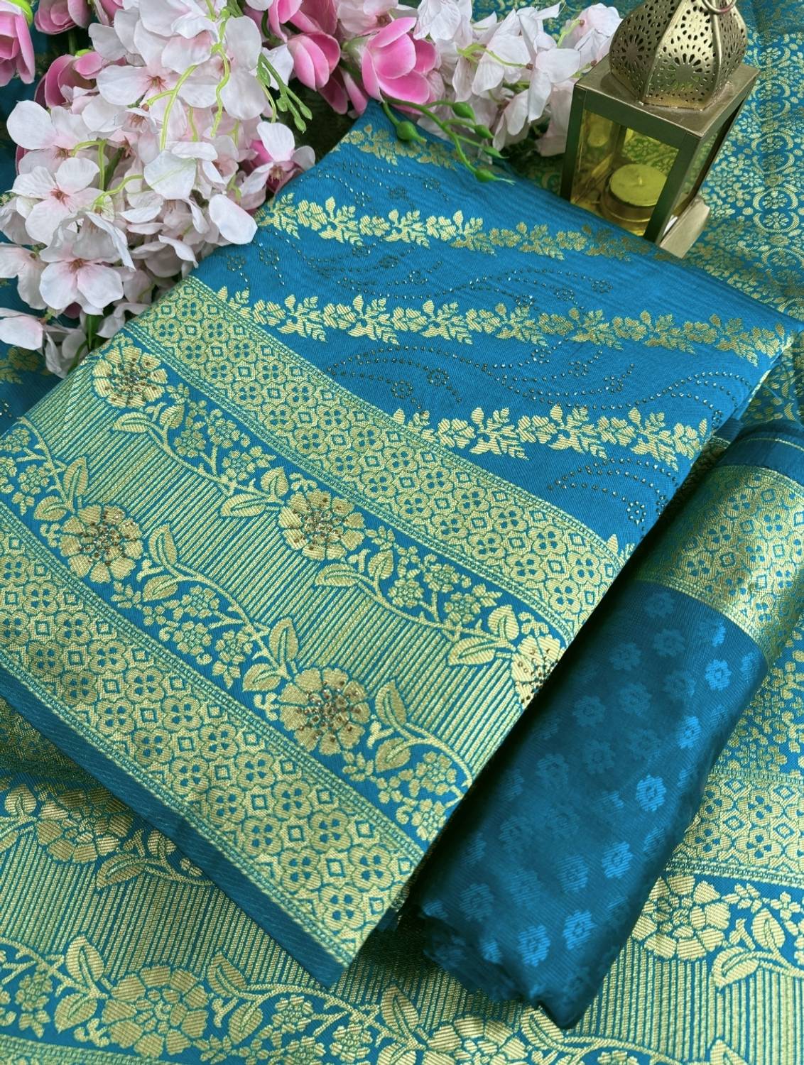 Banaras silk palace Woven Banarasi Silk Blend Saree (Light Blue)