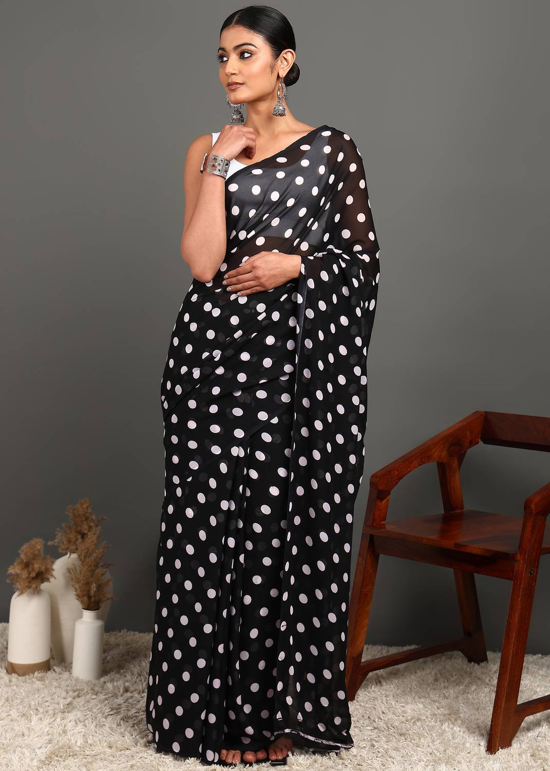 Leelavati Polka Print Daily Wear Georgette Saree (Black)
