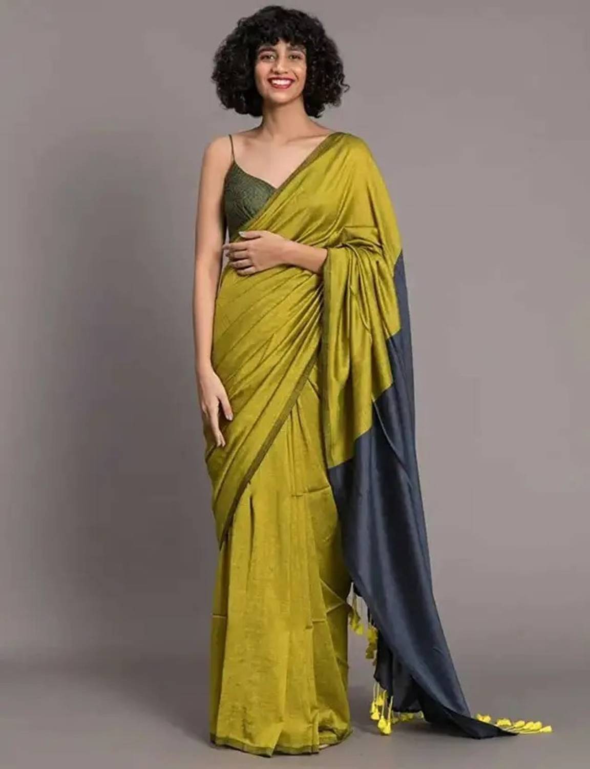 TWRIL Solid/Plain Handloom Cotton Blend Saree