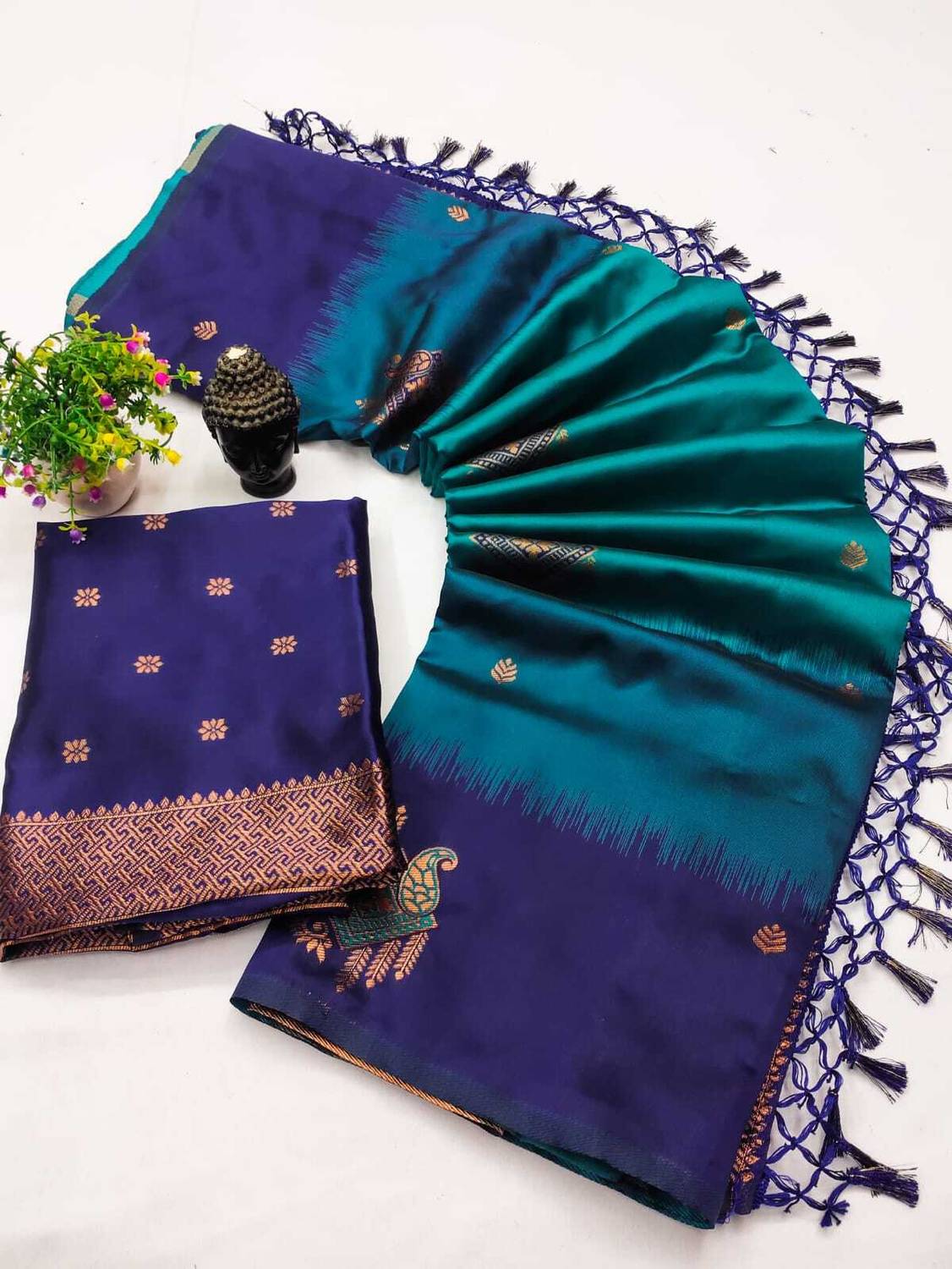 vishwambhari enterprise Woven Kanjivaram Jacquard Saree