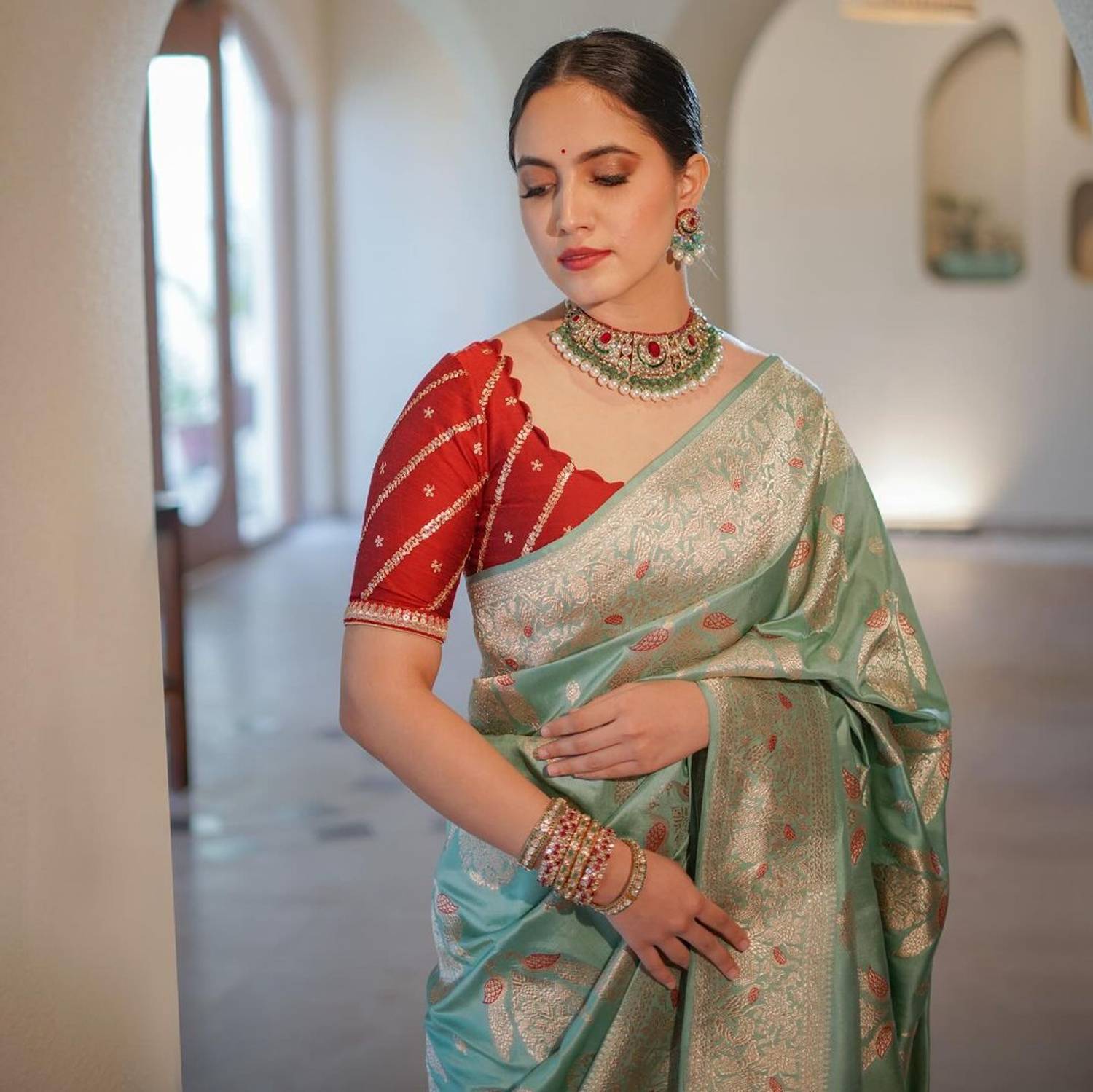 Zarrafashion Self Design Banarasi Art Silk Saree