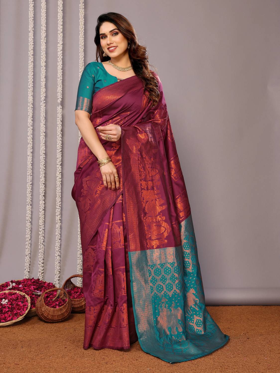 AVANTIKA FASHION Woven Banarasi Pure Silk, Art Silk Saree