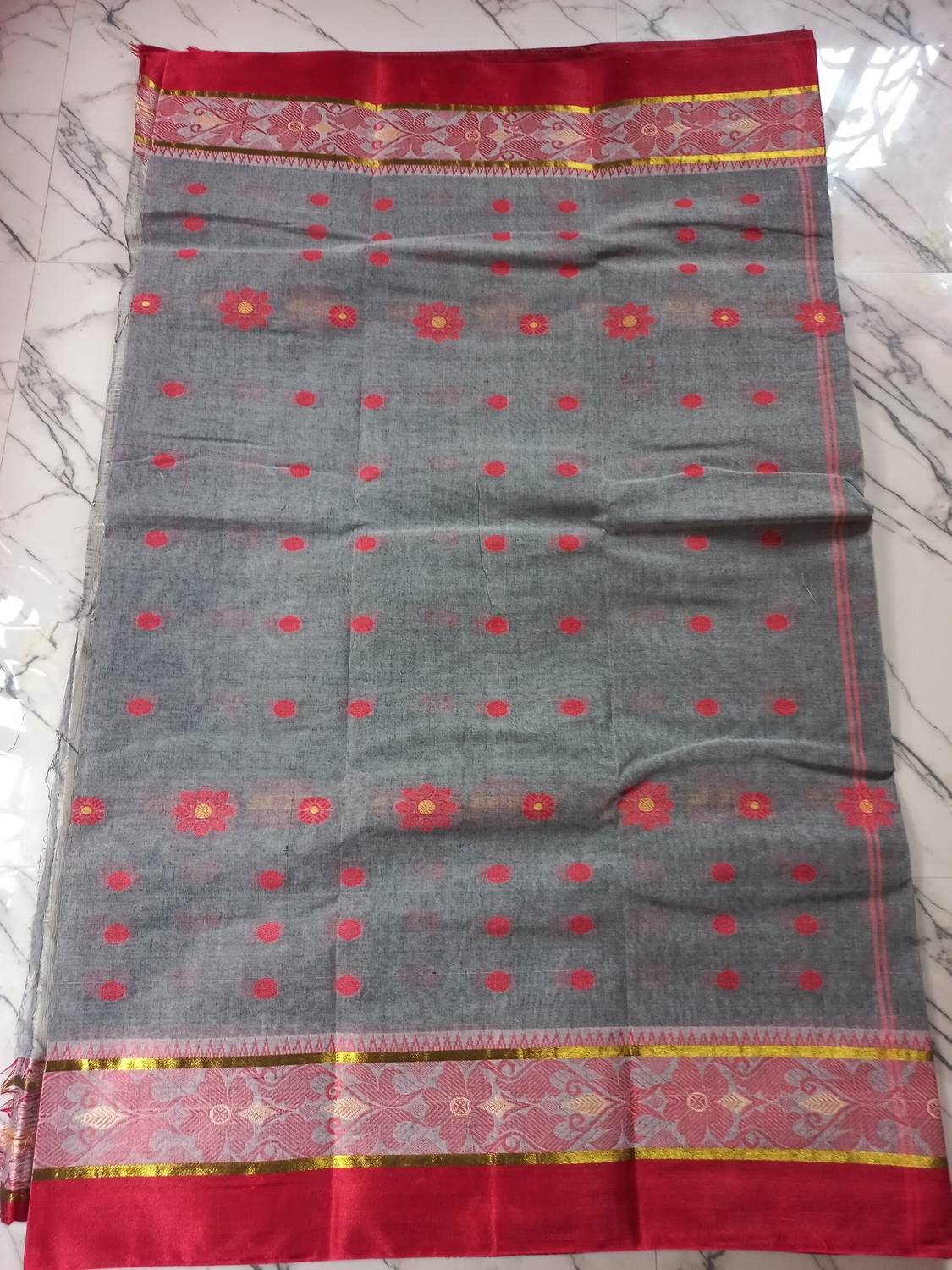 Maasaree Woven Jamdani Pure Cotton Saree (Black)
