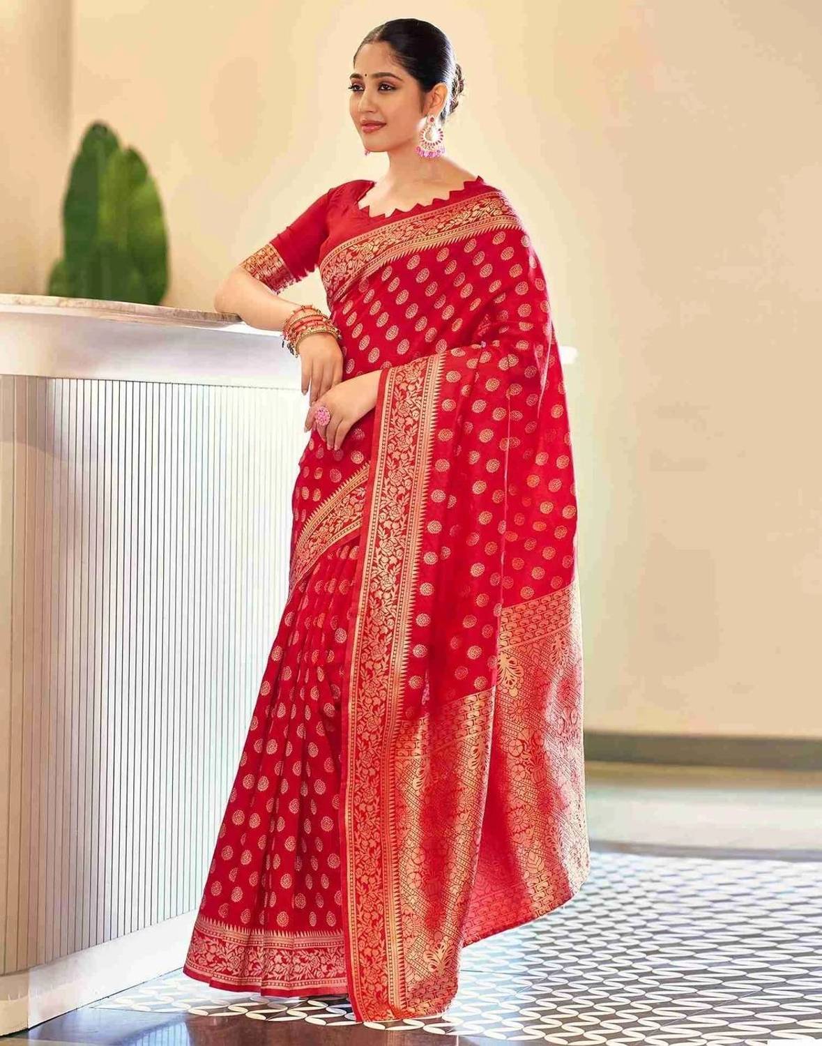 TIGERSNAKE Woven Kasavu Silk Blend Saree (Red)