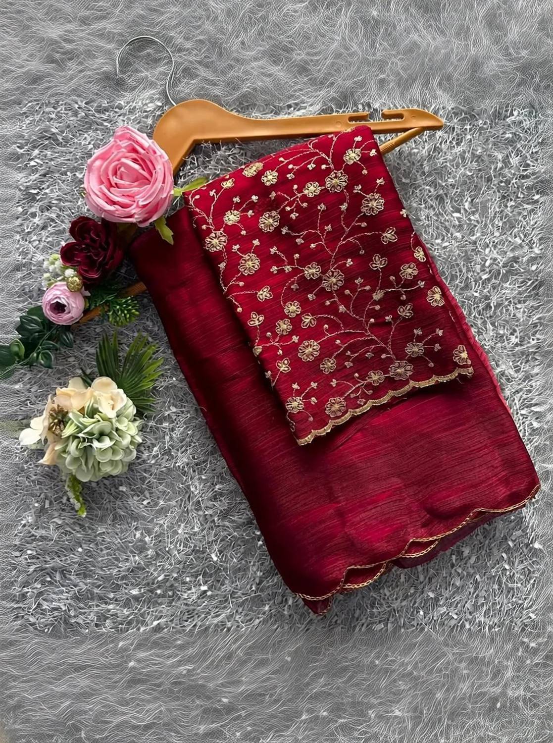 Infyshopy Solid/Plain, Embroidered, Dyed Bollywood Georgette Saree