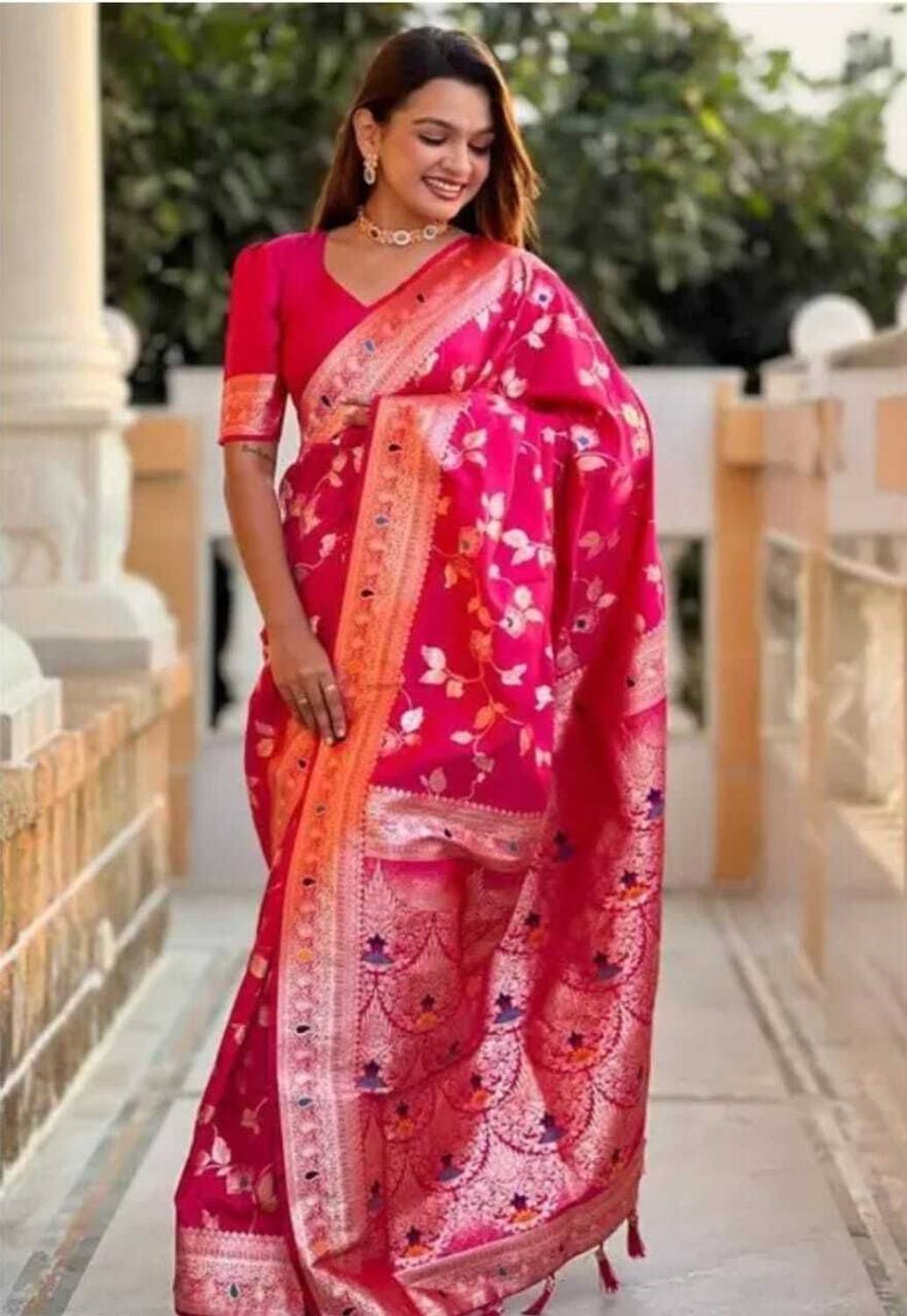 agb tex Floral Print, Woven, Paisley Banarasi Jacquard Saree