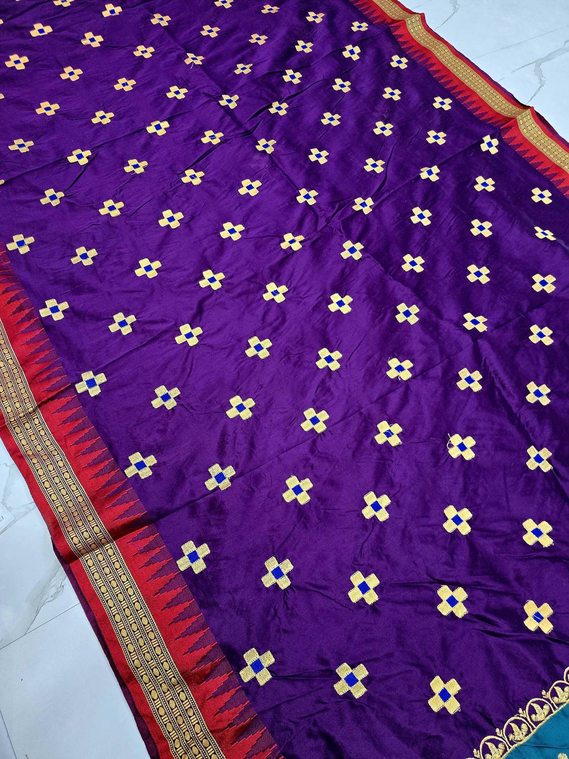 BANARASI LIBAAS Geometric Print Sambalpuri Pure Silk Saree