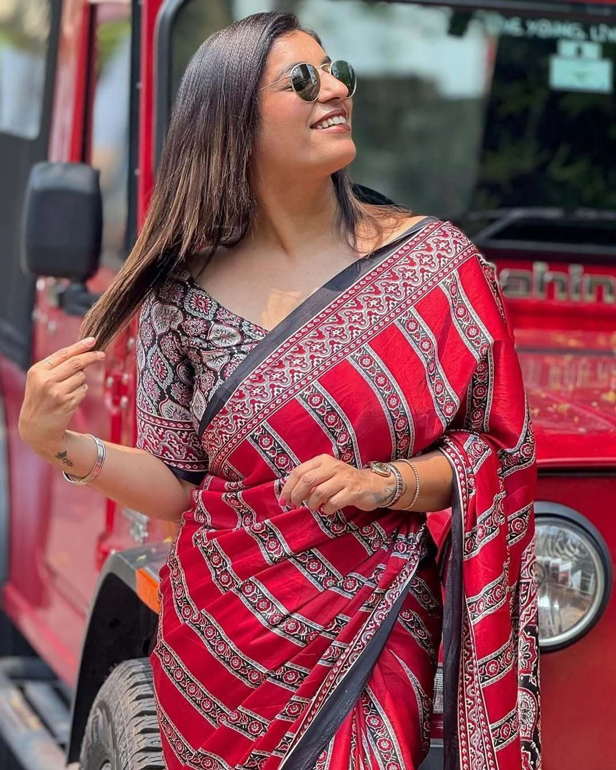Image of BADE SUHANE Printed Daily Wear Crepe Saree