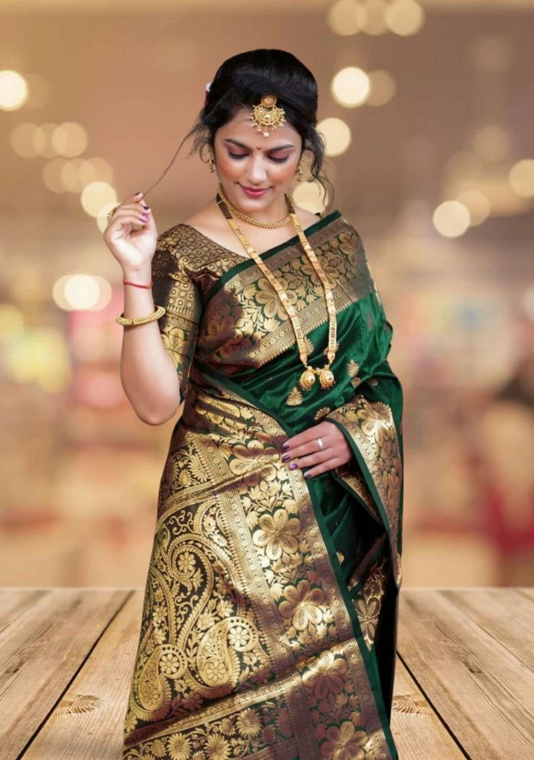 GARIYA Woven Banarasi Jacquard Saree (Dark Green)