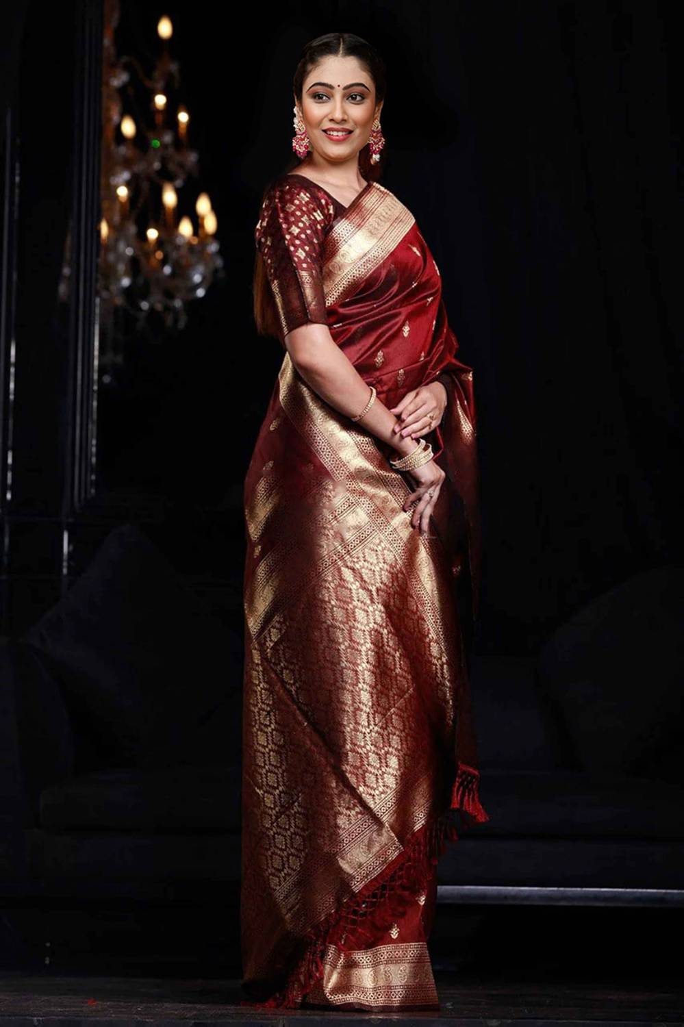 Tasrika Woven Kanjivaram Silk Blend Saree (Maroon)