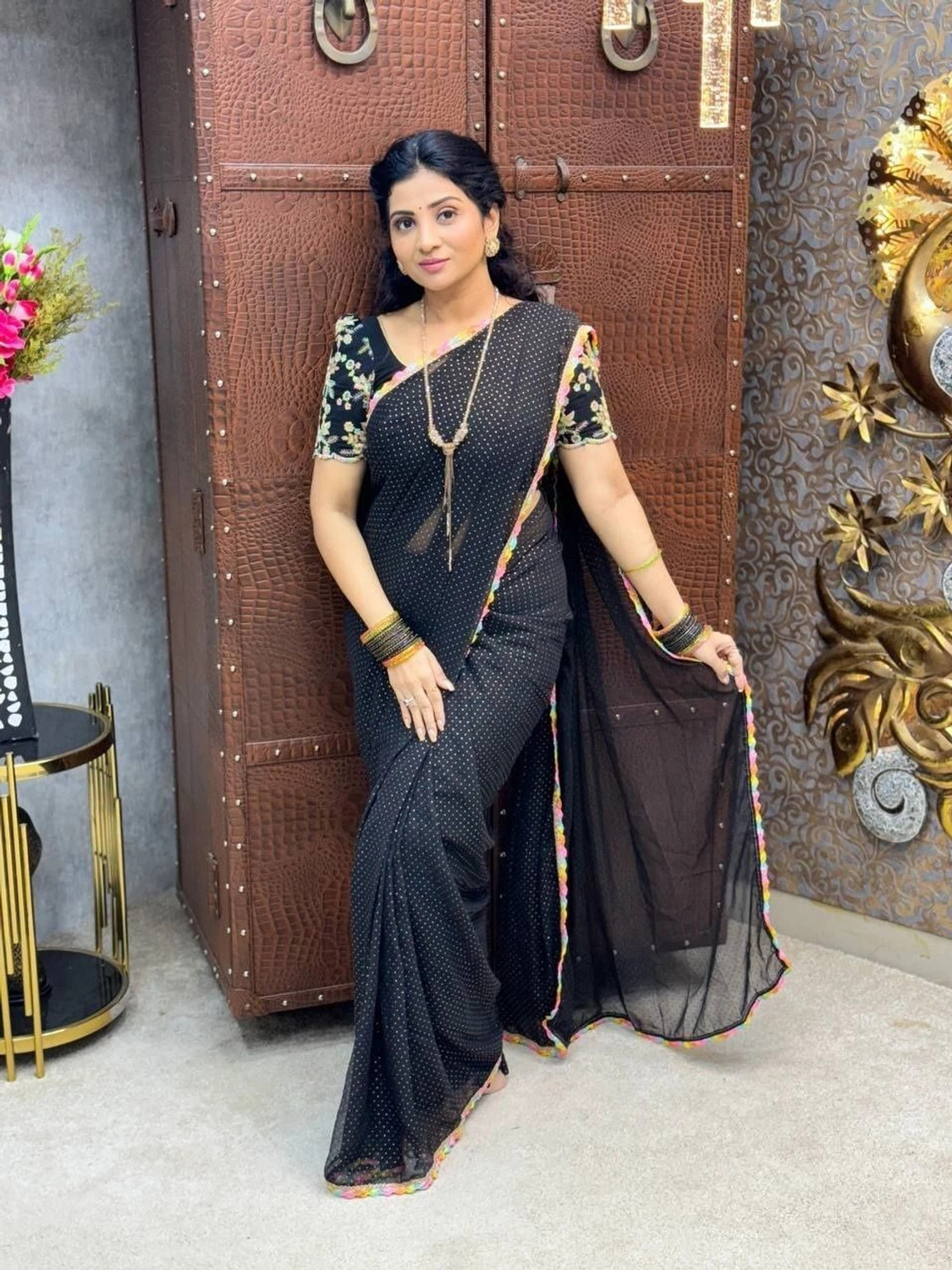 Image of GLASGO Embroidered Bollywood Georgette Saree