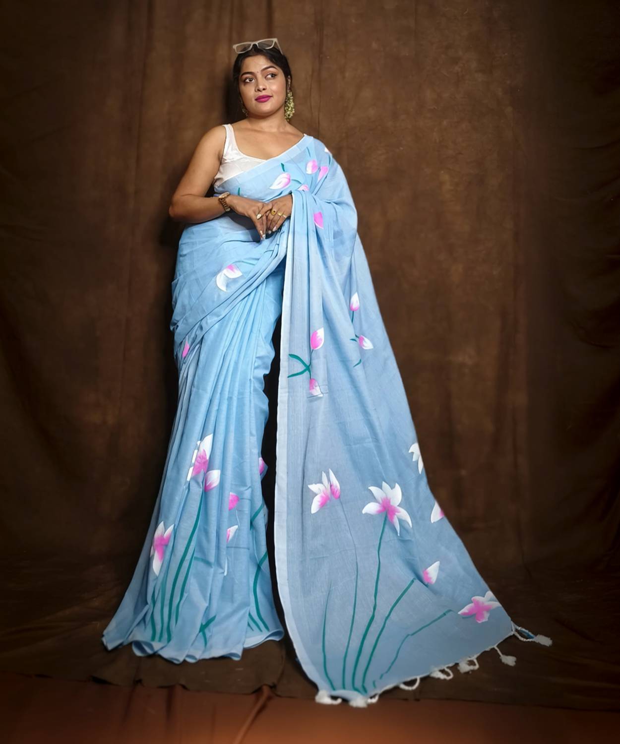 GOURISAREE Printed Hand Batik Cotton Blend Saree