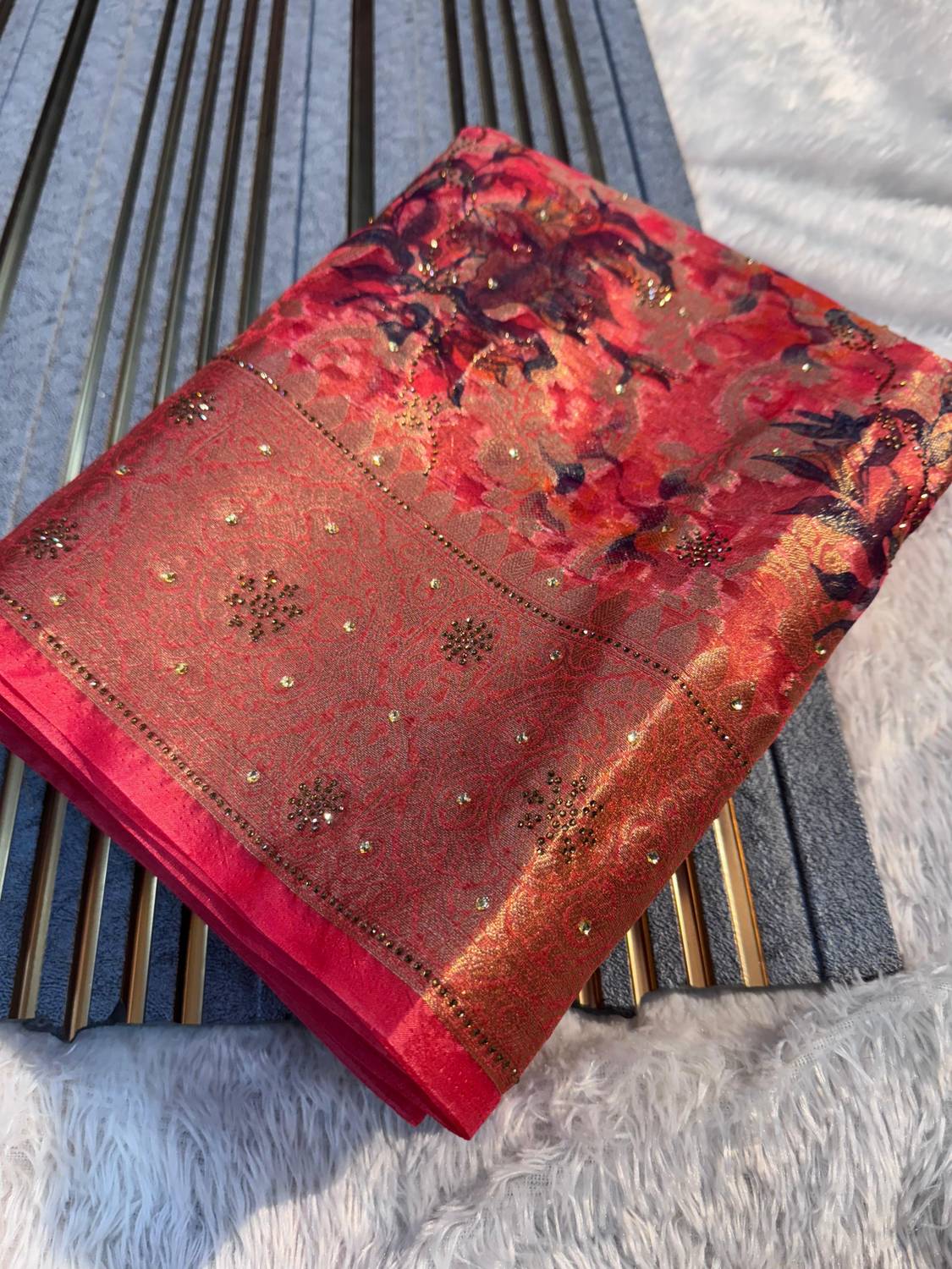 Banaras silk palace Embellished Banarasi Organza Saree (Pink)