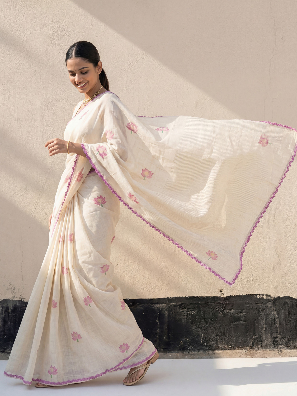 Image of Tasrika Floral Print Bollywood Chanderi, Cotton Blend Saree