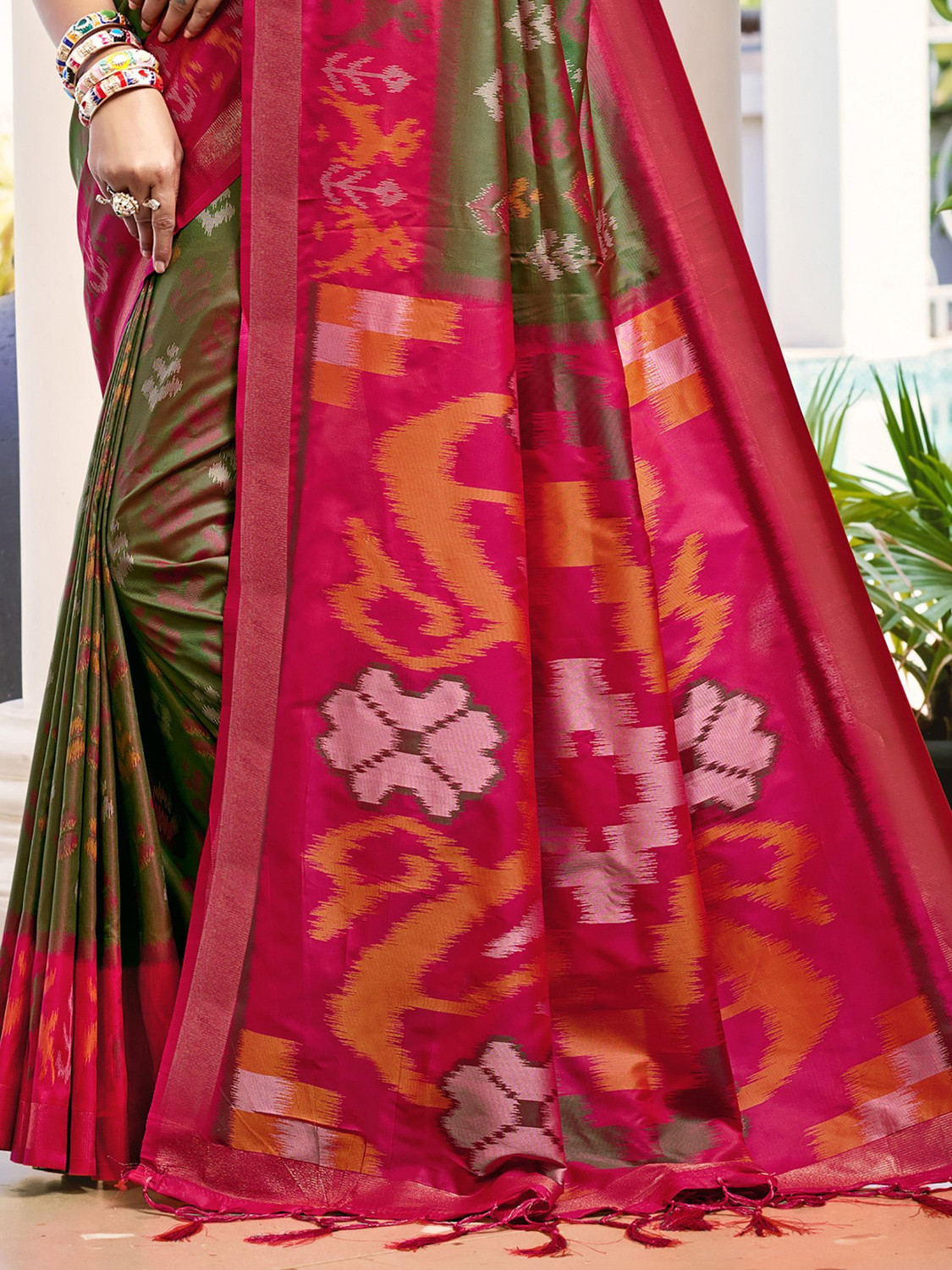 Image of Sutriti Woven Pochampally Silk Blend Saree